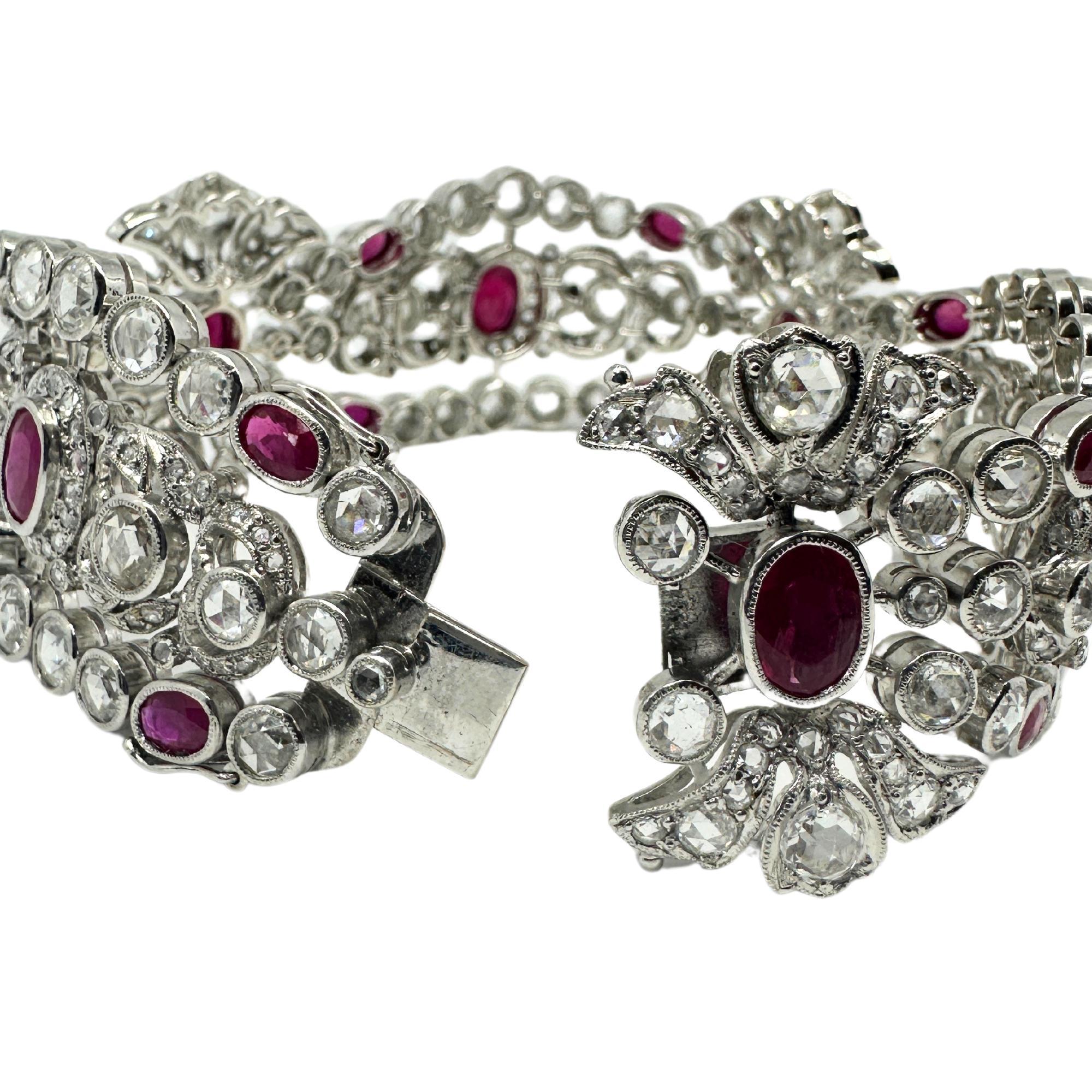 Moderno Bracciale con diamanti e rubini taglio rosa in oro bianco 18 carati in vendita