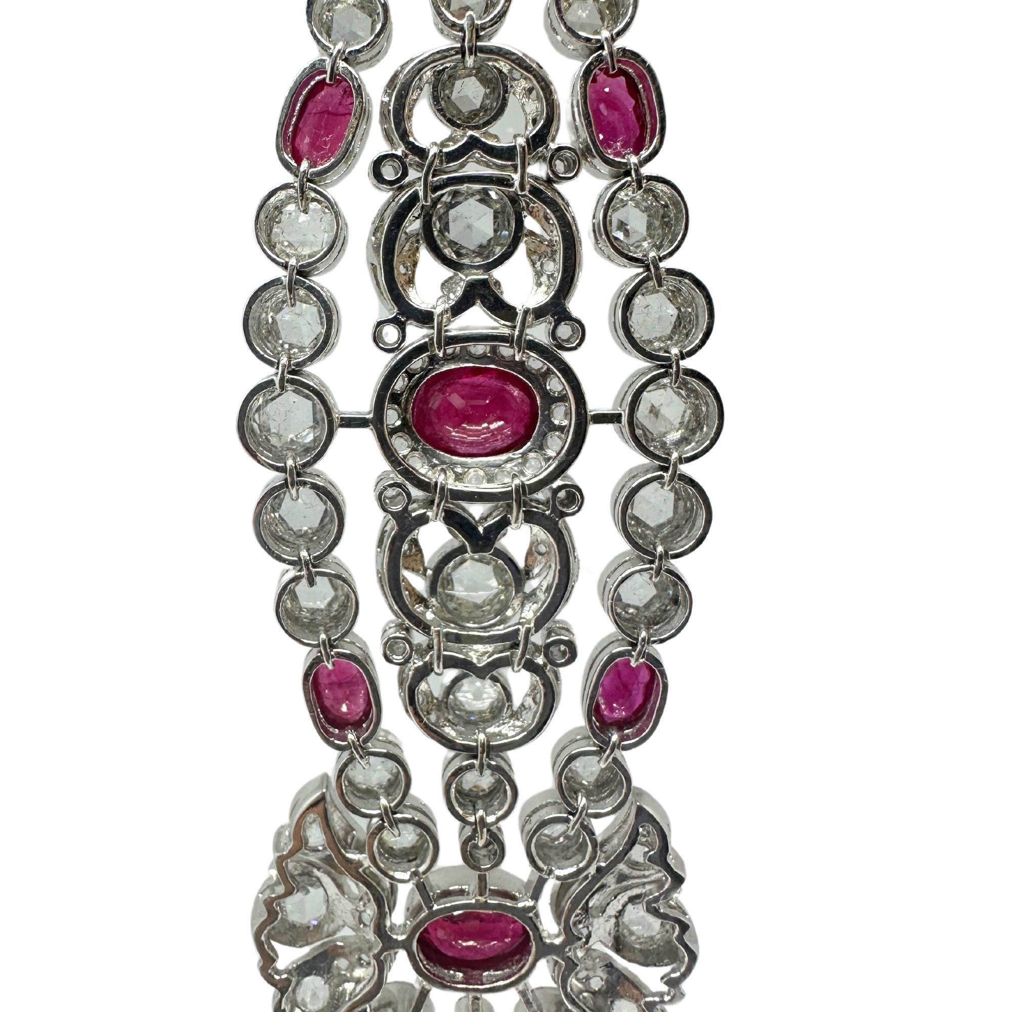 Bracciale con diamanti e rubini taglio rosa in oro bianco 18 carati In condizioni buone in vendita a New York, NY