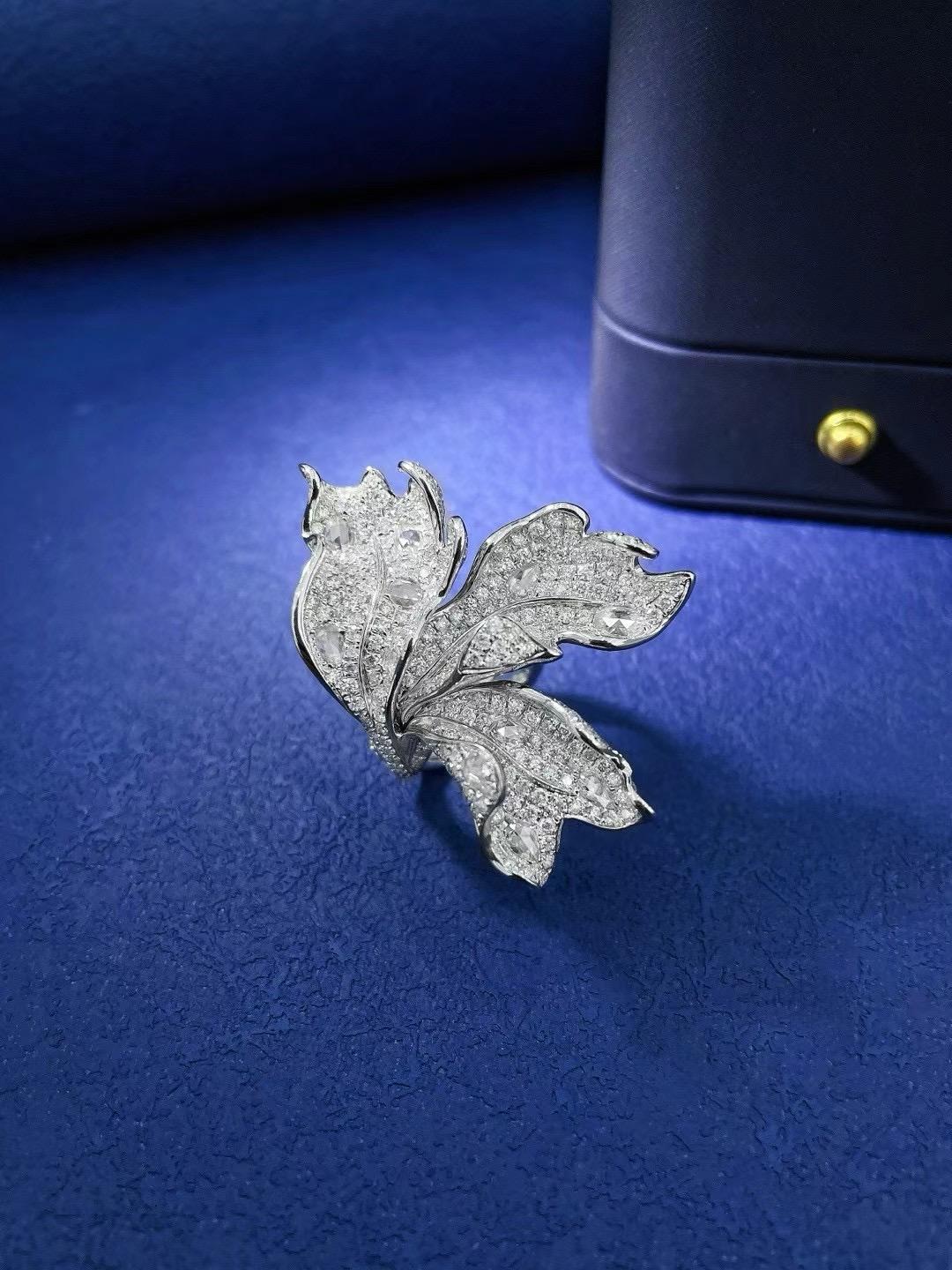 Modern 18K White Gold Rose-Cut Diamond Maple Leaf Ring For Sale