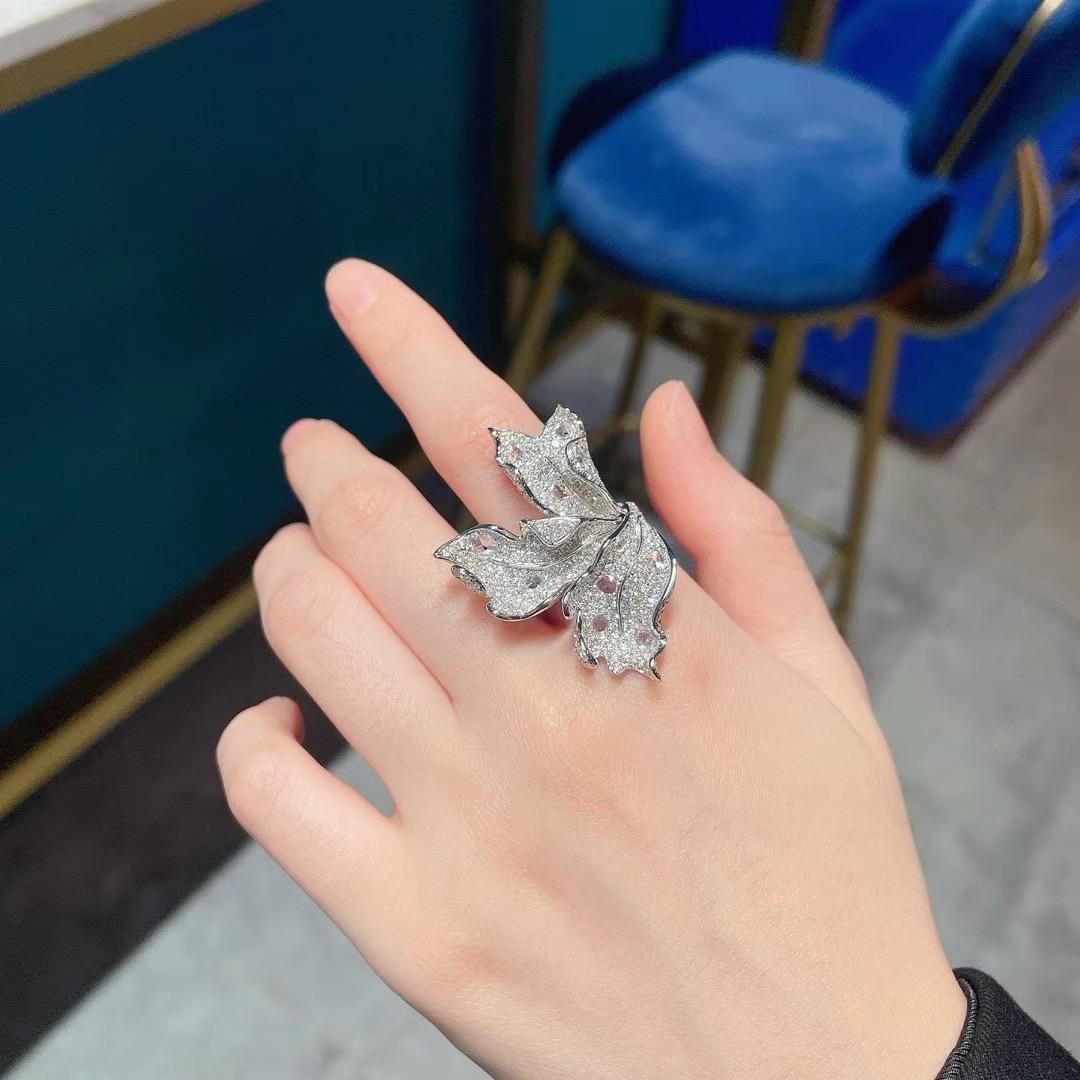 Rose Cut 18K White Gold Rose-Cut Diamond Maple Leaf Ring For Sale