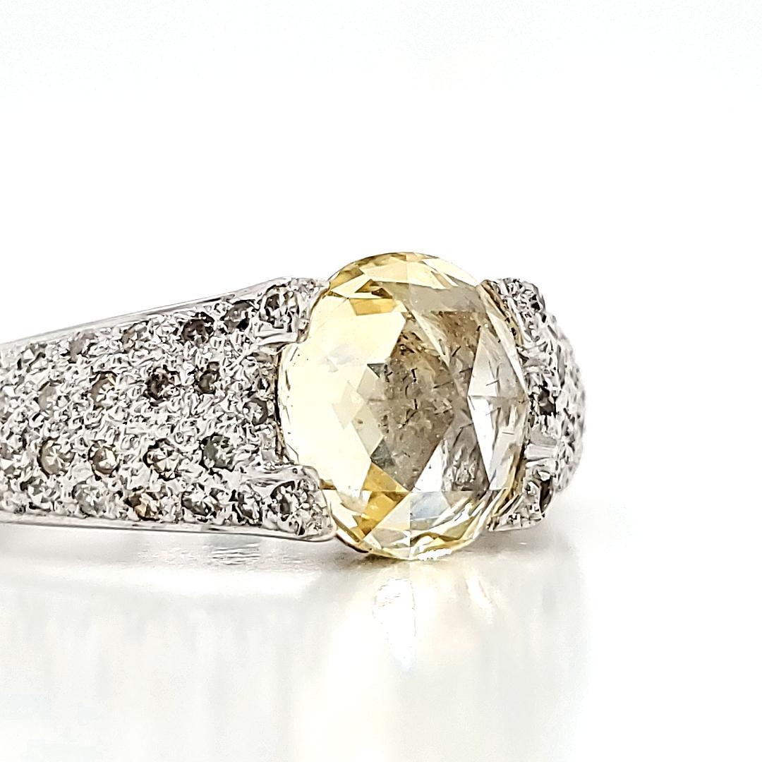 Round Cut 18k White Gold Rose-Cut Yellow Sapphire 2.07 cts Diamond Engagement Ring For Sale