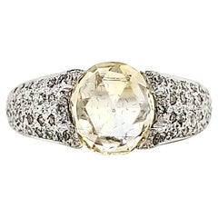 Bague de fiançailles en or blanc 18 carats avec saphir jaune taille rose 2,07 carats et diamants