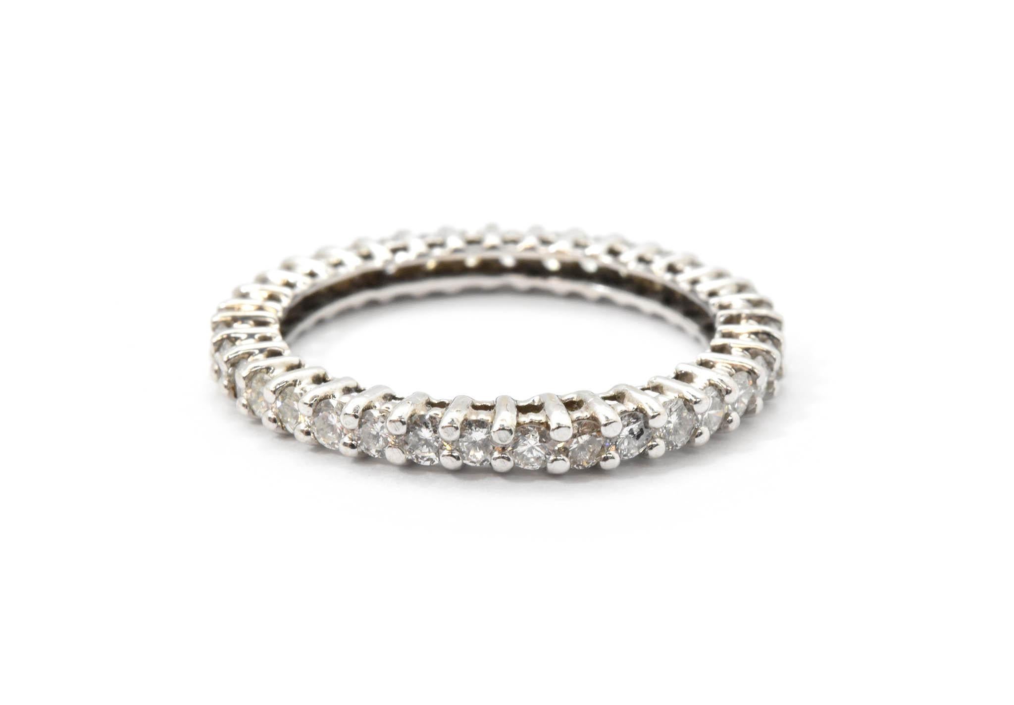 Round Cut 18 Karat White Gold Round 0.75 Carat Diamond Eternity Band