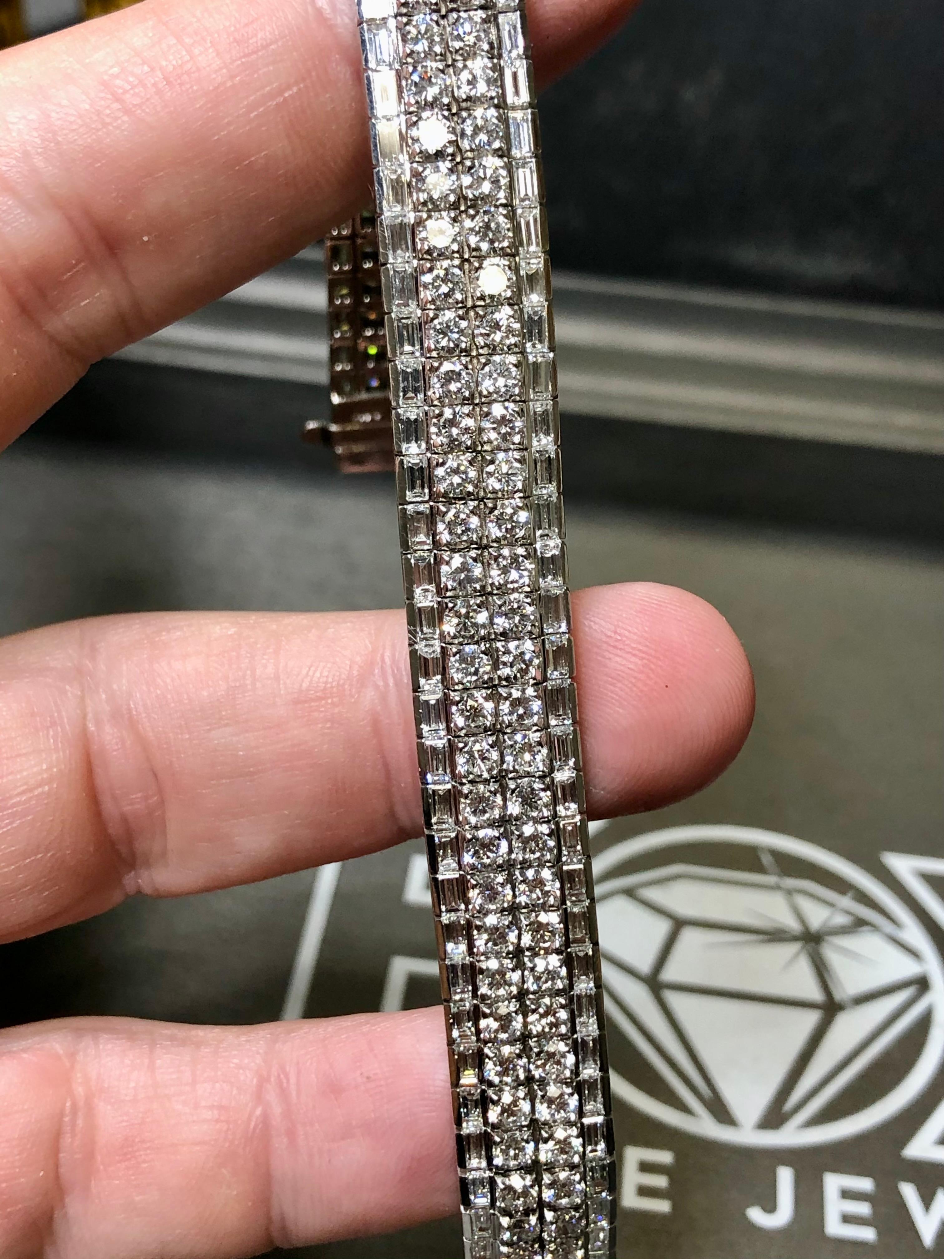 18 Karat Weißgold Rundes Baguette-Diamant Breites, schweres Cocktail-Armband 22,40 Karat im Angebot 4
