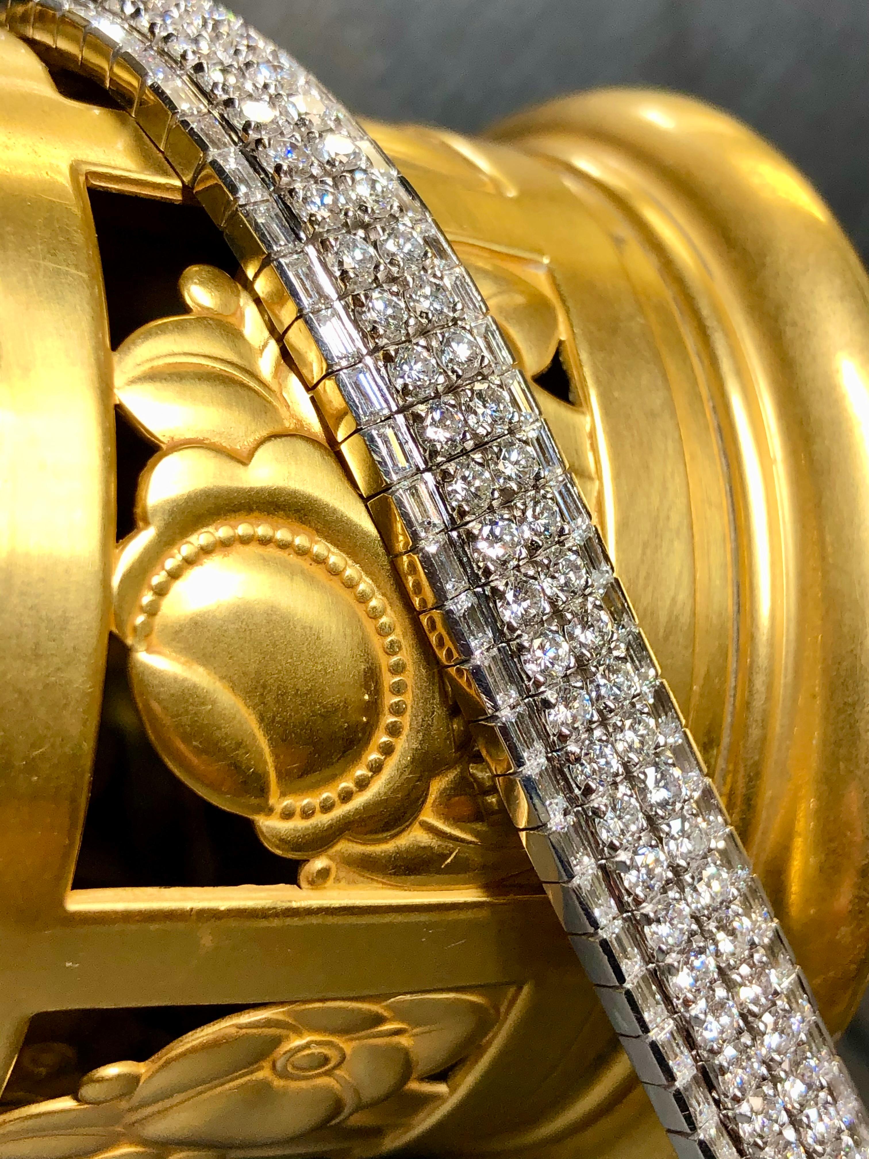 18 Karat Weißgold Rundes Baguette-Diamant Breites, schweres Cocktail-Armband 22,40 Karat (Rundschliff) im Angebot