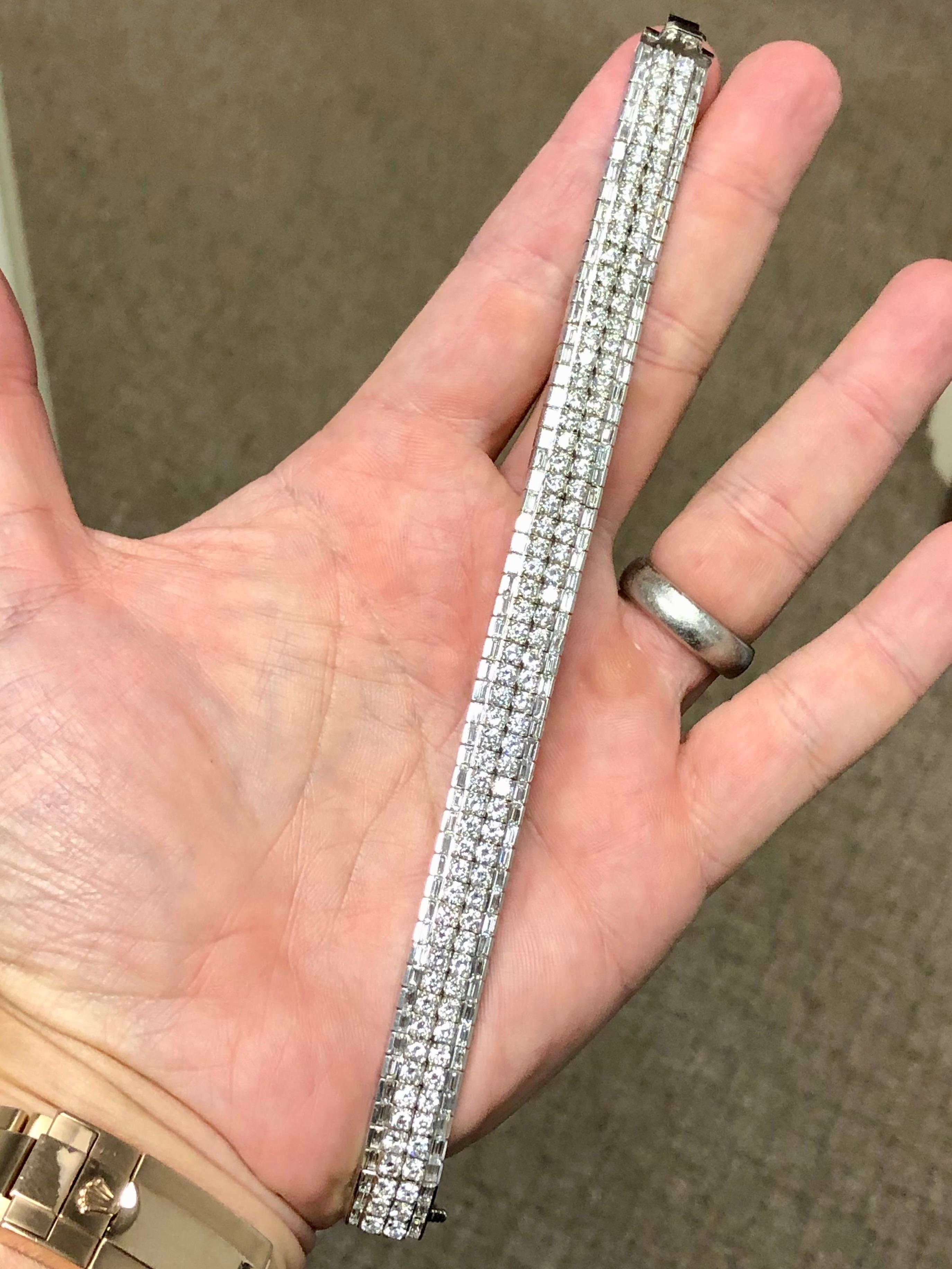 18 Karat Weißgold Rundes Baguette-Diamant Breites, schweres Cocktail-Armband 22,40 Karat im Angebot 3