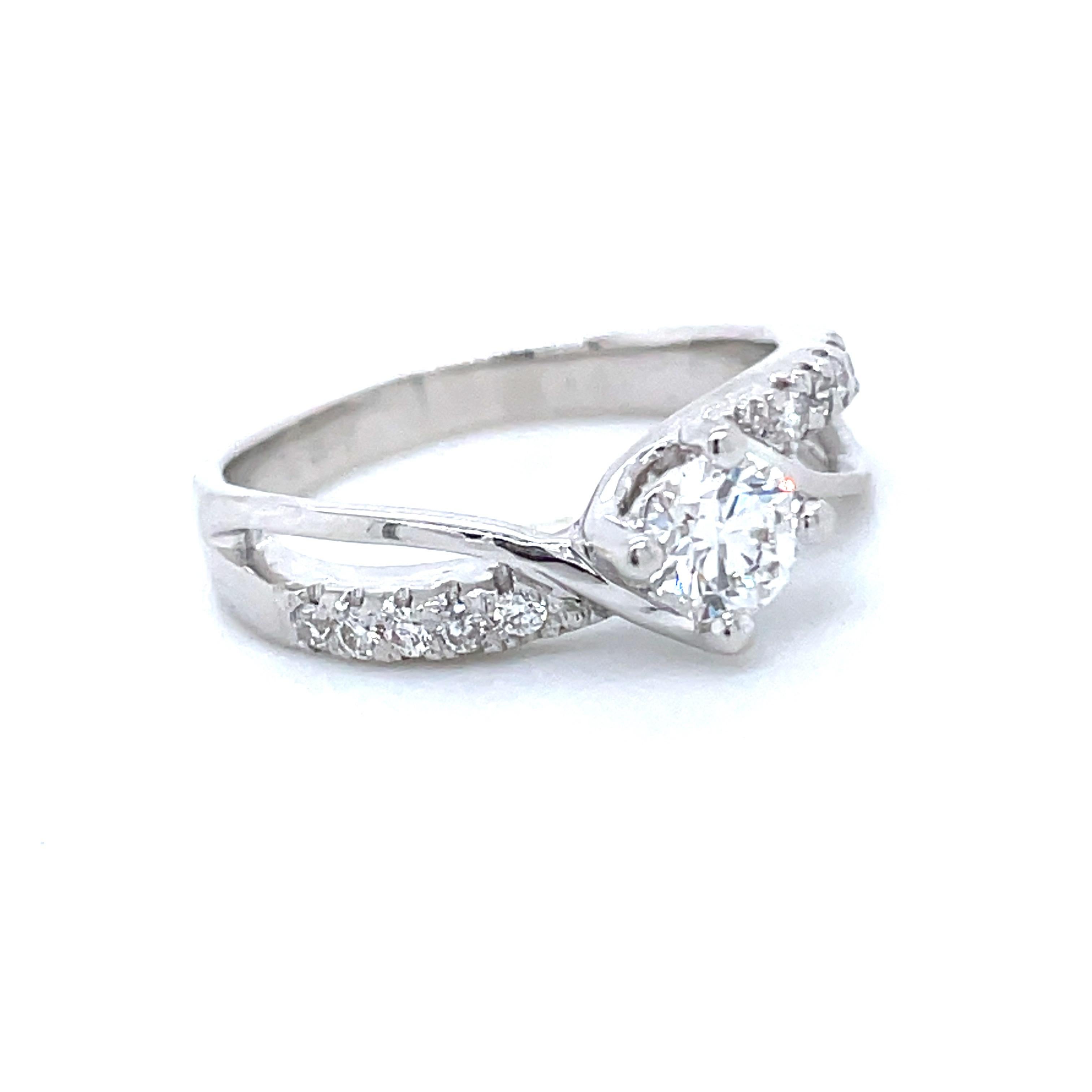 18k White Gold Round Brilliant Diamond Cts 0.4 Twisted Engagement Ring For Sale 4