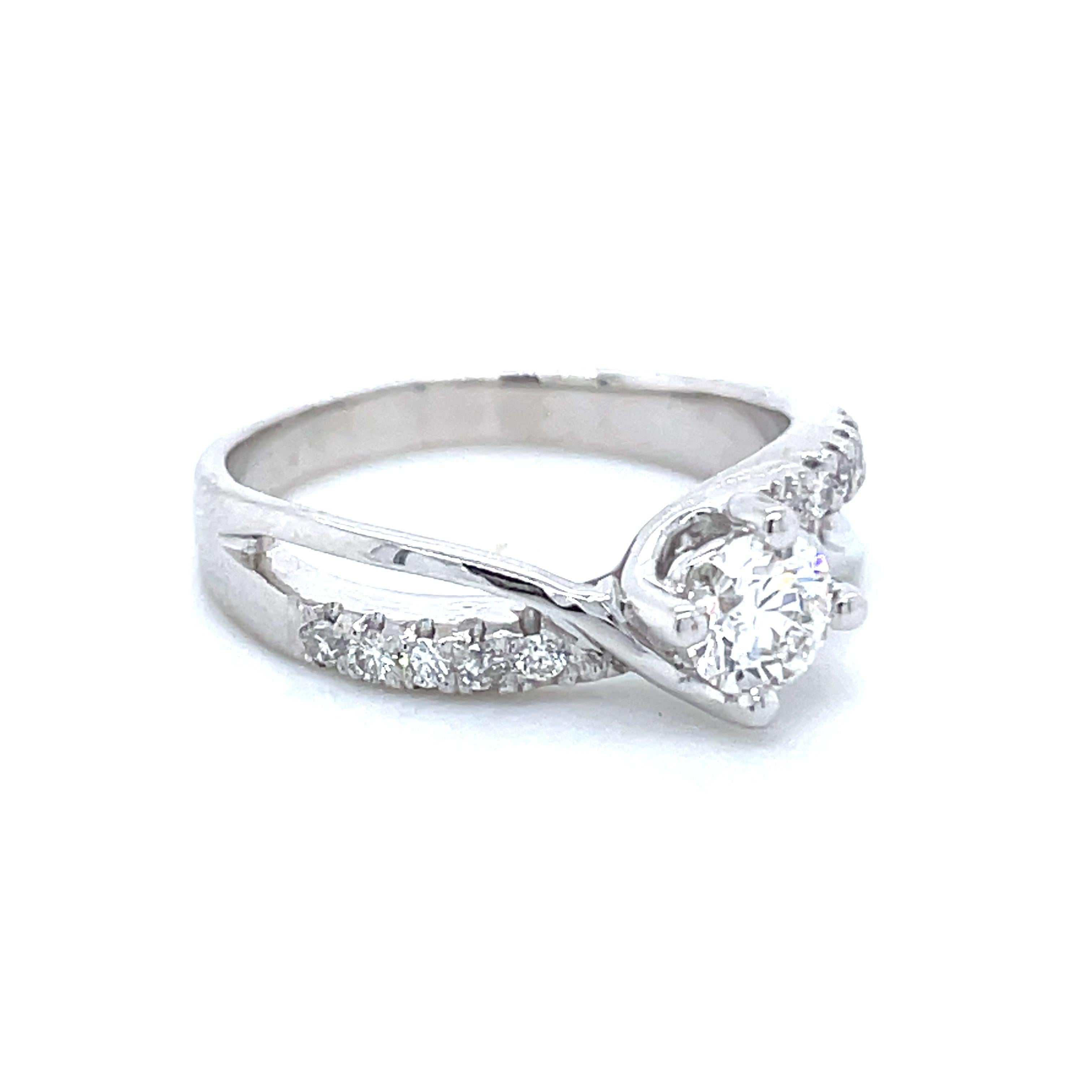 18k White Gold Round Brilliant Diamond Cts 0.4 Twisted Engagement Ring For Sale 5