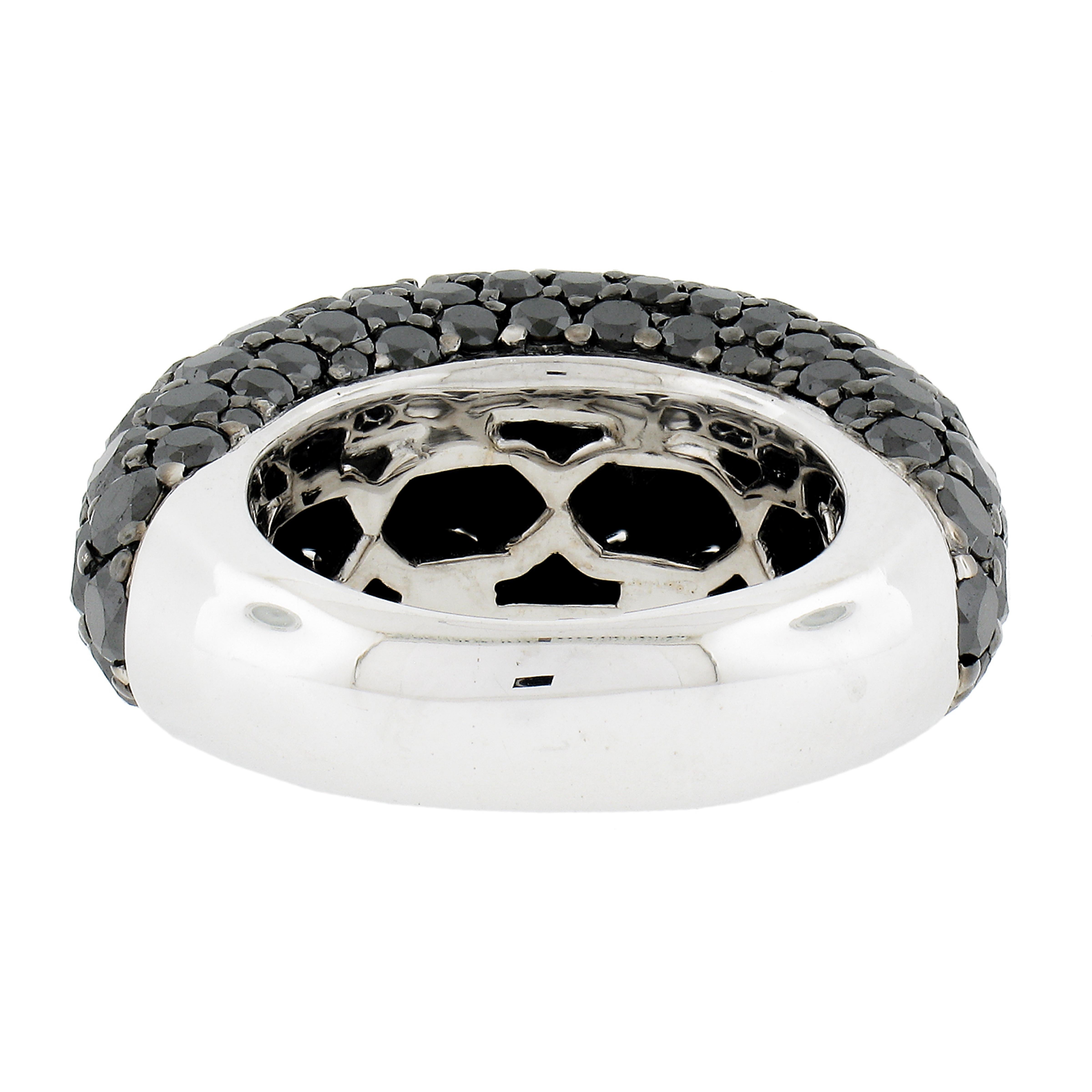 Anello a fascia in oro bianco 18 carati con diamante nero incastonato a forma di bomba a cupola in vendita 3