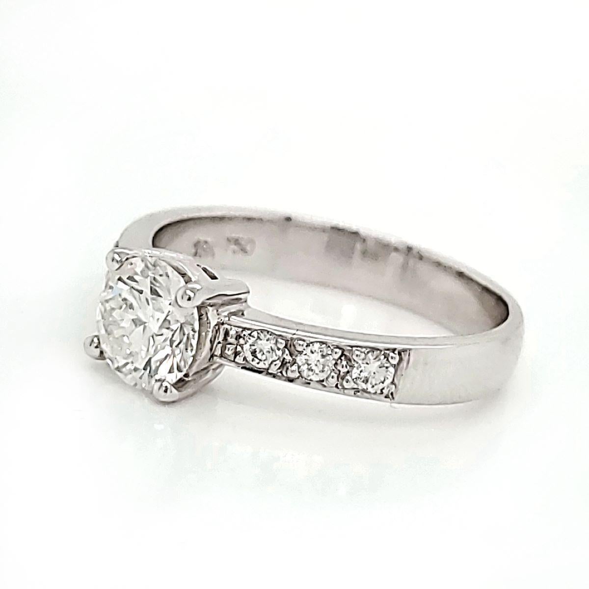 Round Cut 18k White Gold Round Brillliant Diamond Cts 0.70 Engagement Ring with GIA Certif For Sale
