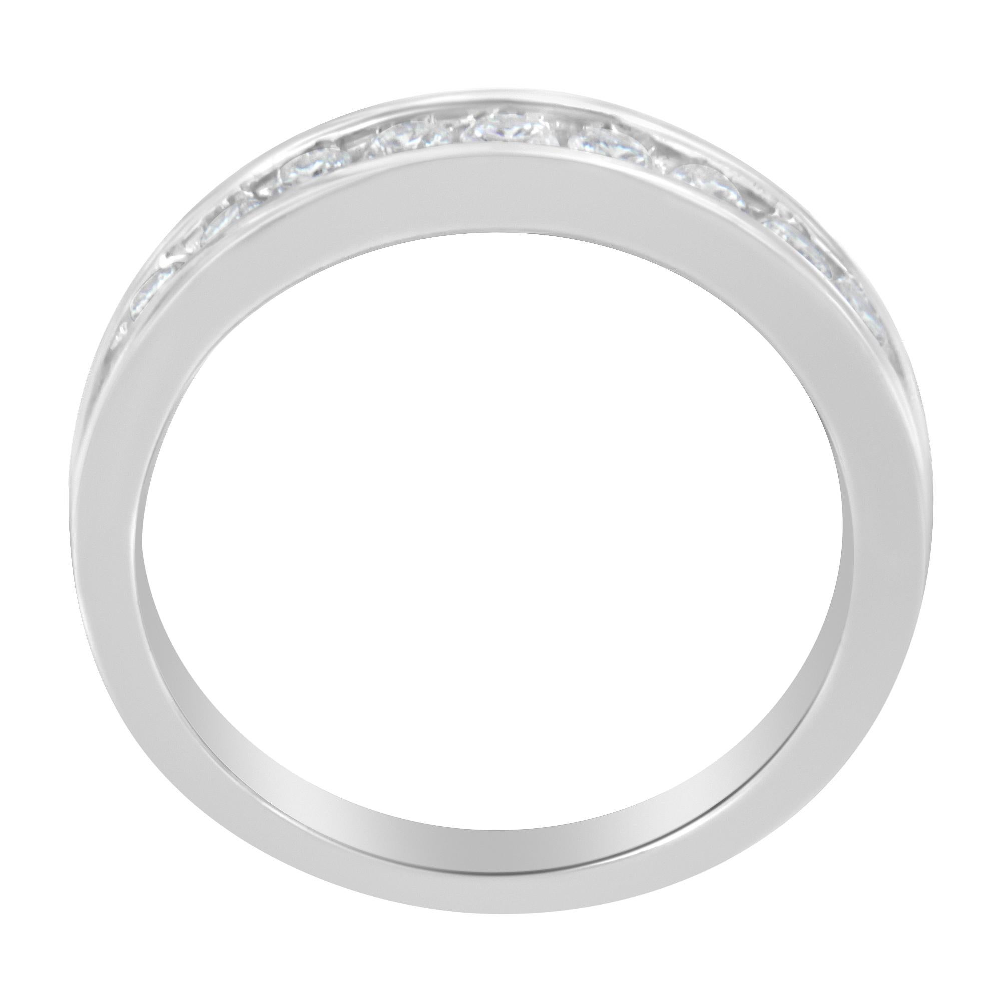 For Sale:  18K White Gold Round-Cut 1/2 Carat Diamond Ring 4