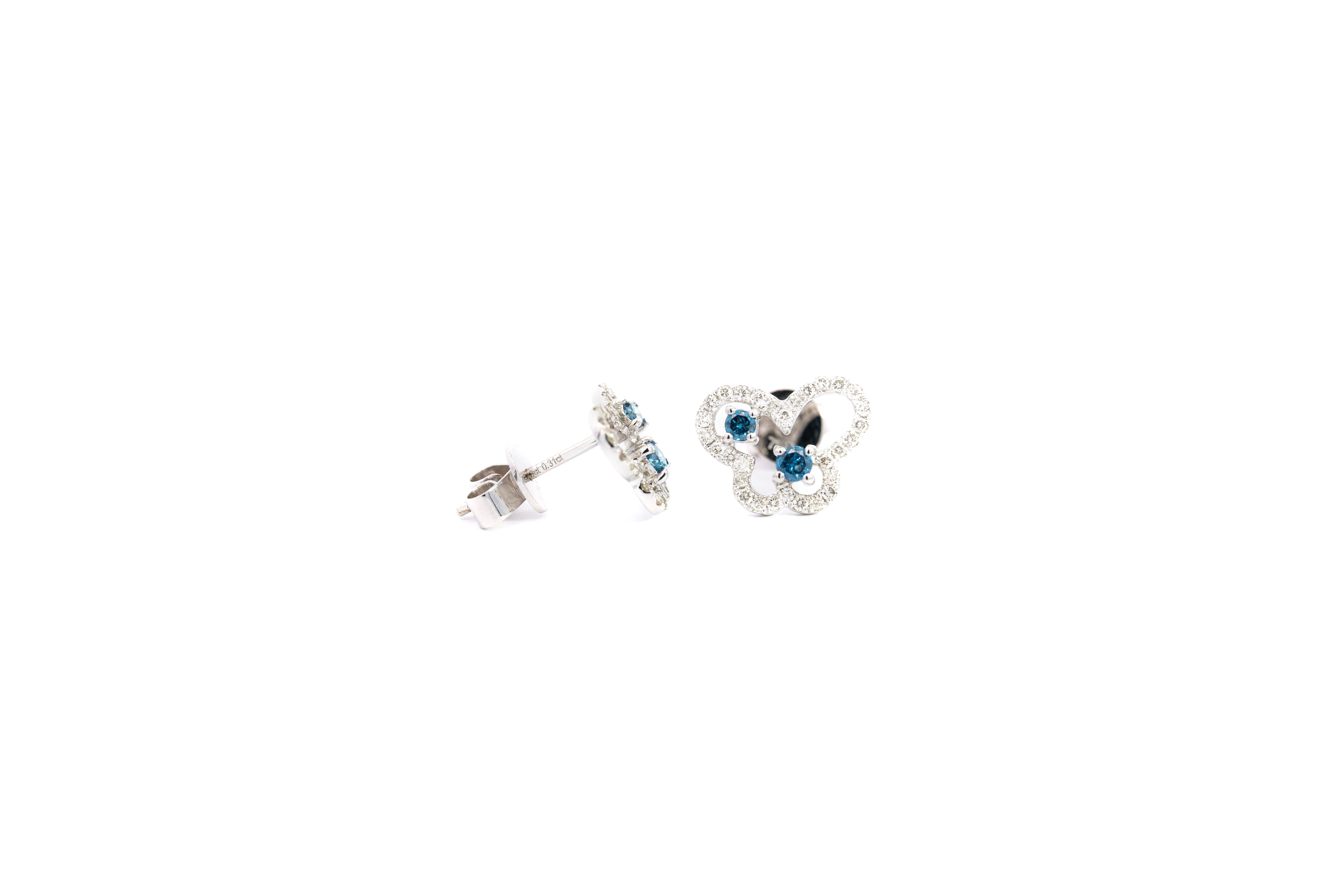 Women's 18K White Gold Round Cut Blue and White Diamond Butterfly Outline Stud Earrings For Sale