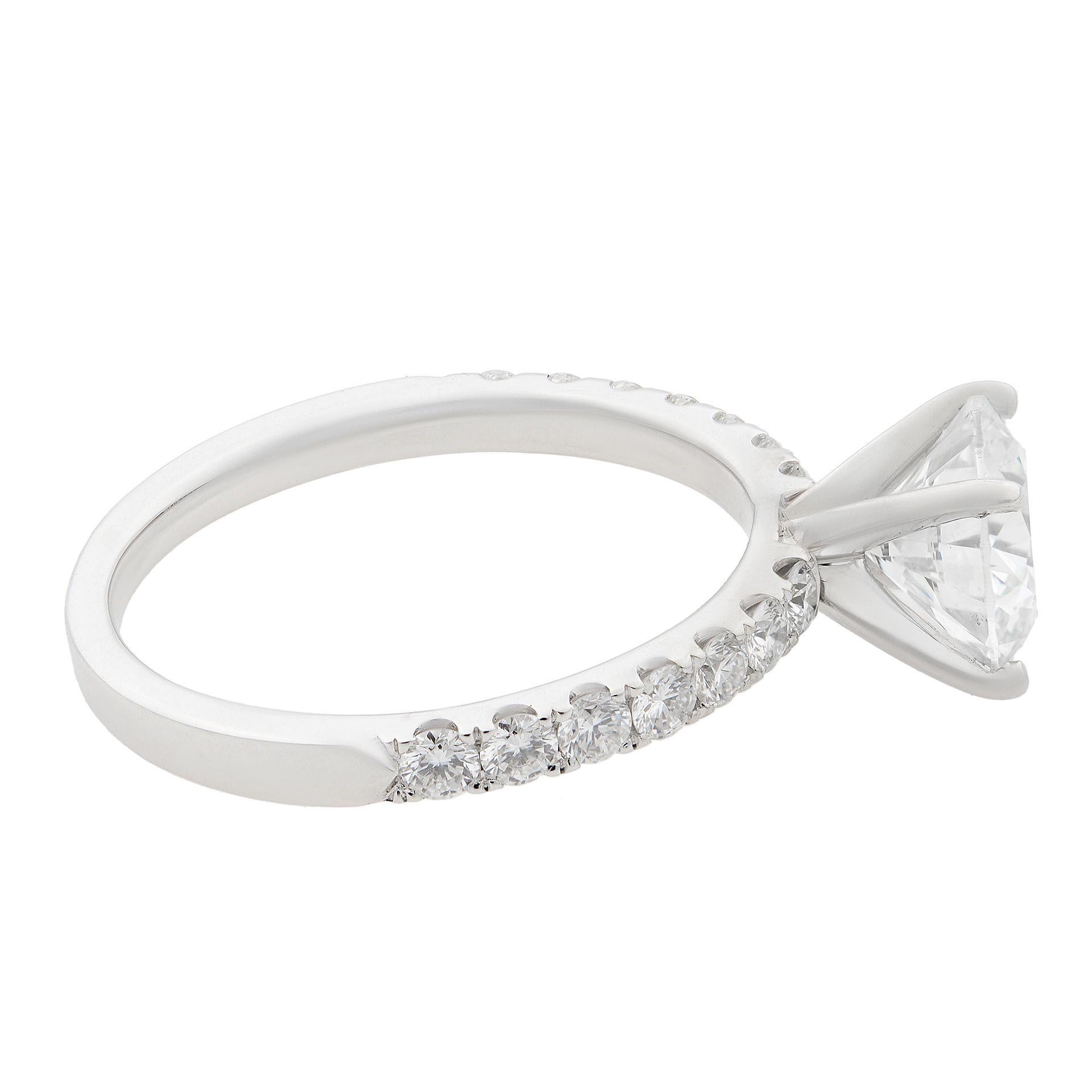 Modern 18 Karat White Gold Round Cut Diamond Engagement Ring 1.54 Carat For Sale