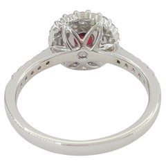 Bague en or blanc 18k, rubis taille ronde et diamant taille ronde et brillante