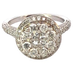 Anello da cocktail con diamante rotondo in oro bianco 18 carati, peso totale 2,00 carati