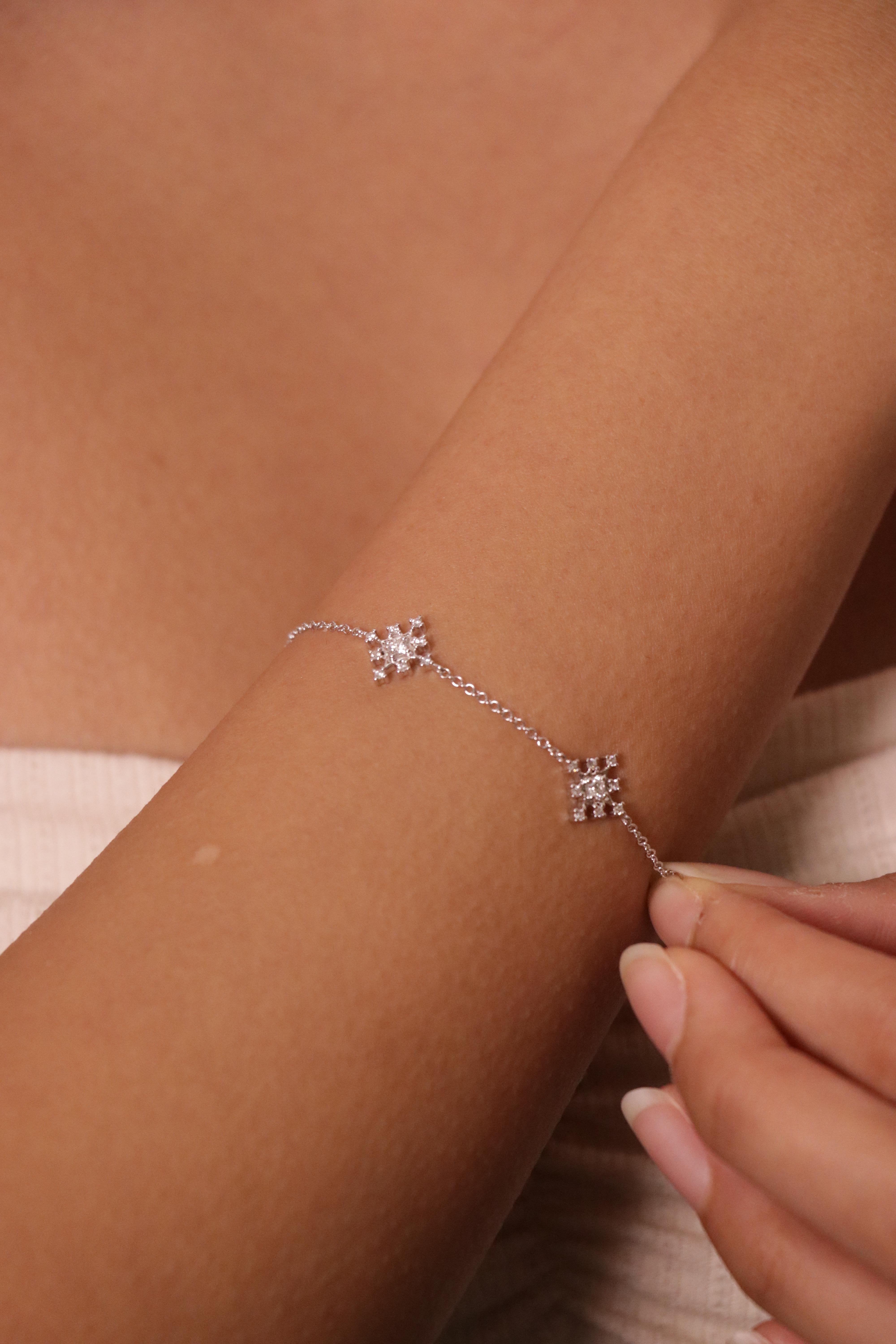 Bracelet en or blanc 18 carats avec diamants ronds de 0,29 carat en vente 2