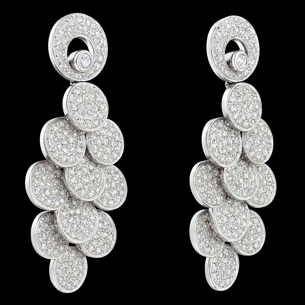 Contemporary 18K White Gold Round Pave Diamond Circle Chandelier Earrings For Sale