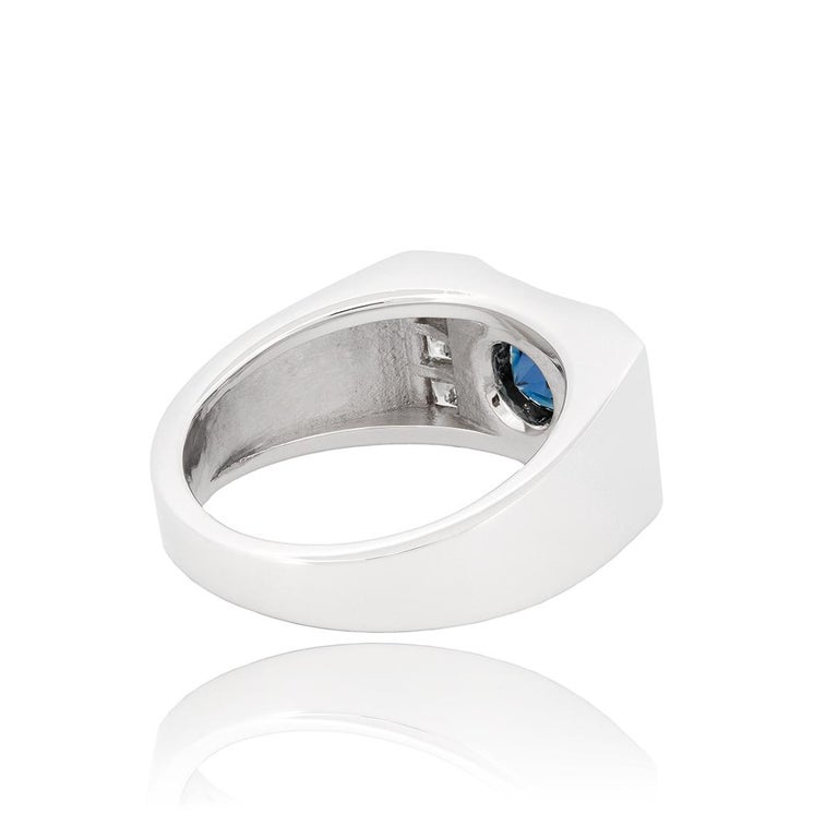 18k White Gold Royal Blue Sapphire & Diamond Gentleman’s Ring For Sale 1