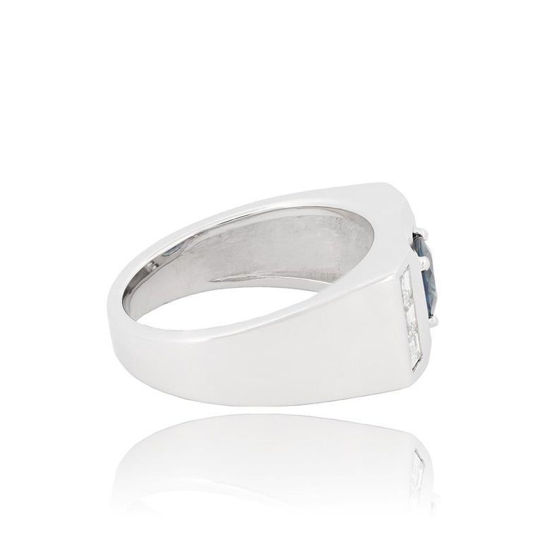 18k White Gold Royal Blue Sapphire & Diamond Gentleman’s Ring For Sale 2