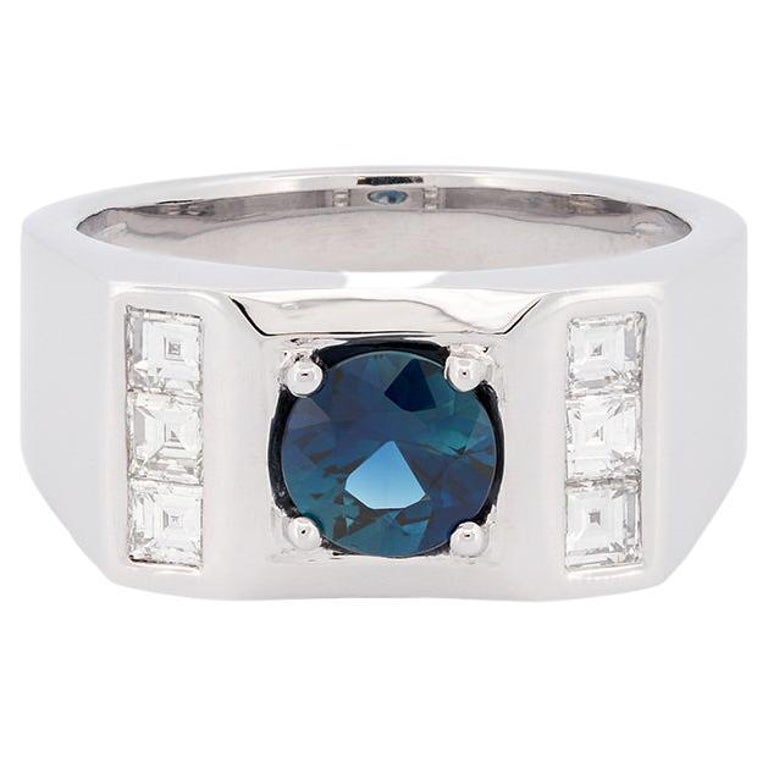 18k White Gold Royal Blue Sapphire & Diamond Gentleman’s Ring For Sale