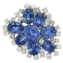 Anello con zaffiro blu reale in oro bianco 18 carati e diamanti