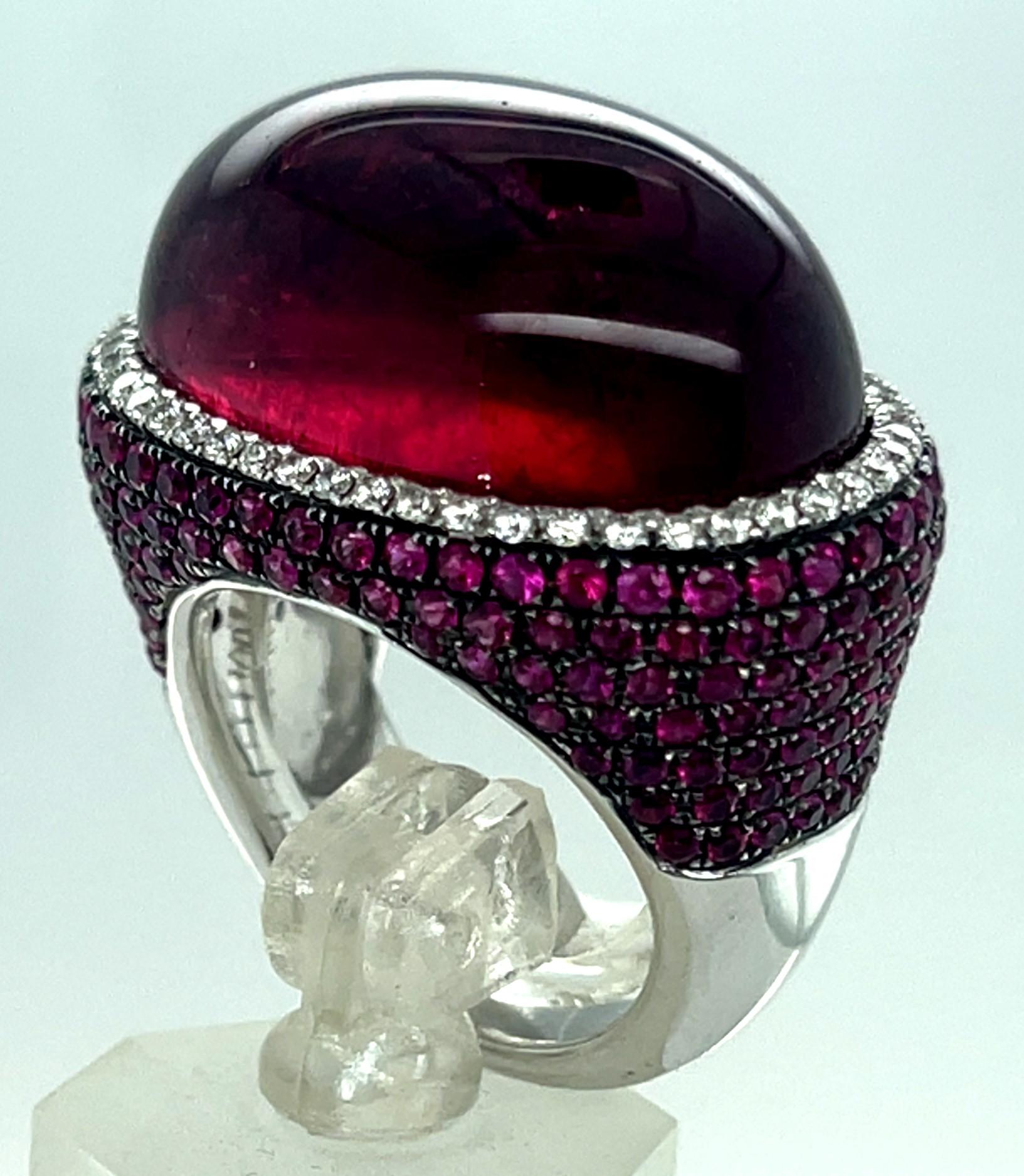 18k White Gold Rubellite Cabochon Ring with Diamond Bezel and Ruby Accents Sz 7 In Good Condition For Sale In Sherman Oaks, CA