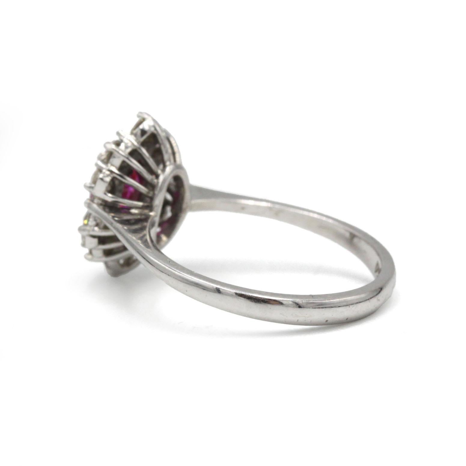 18K White Gold Ruby and Diamond Cluster Ring — Marquise Center Ruby In Good Condition For Sale In MONTMORENCY, FR