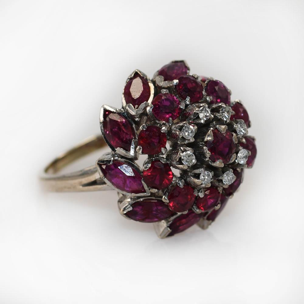Brilliant Cut 18k White Gold Ruby and Diamond Ring 3.50tcw, 8.8gr For Sale