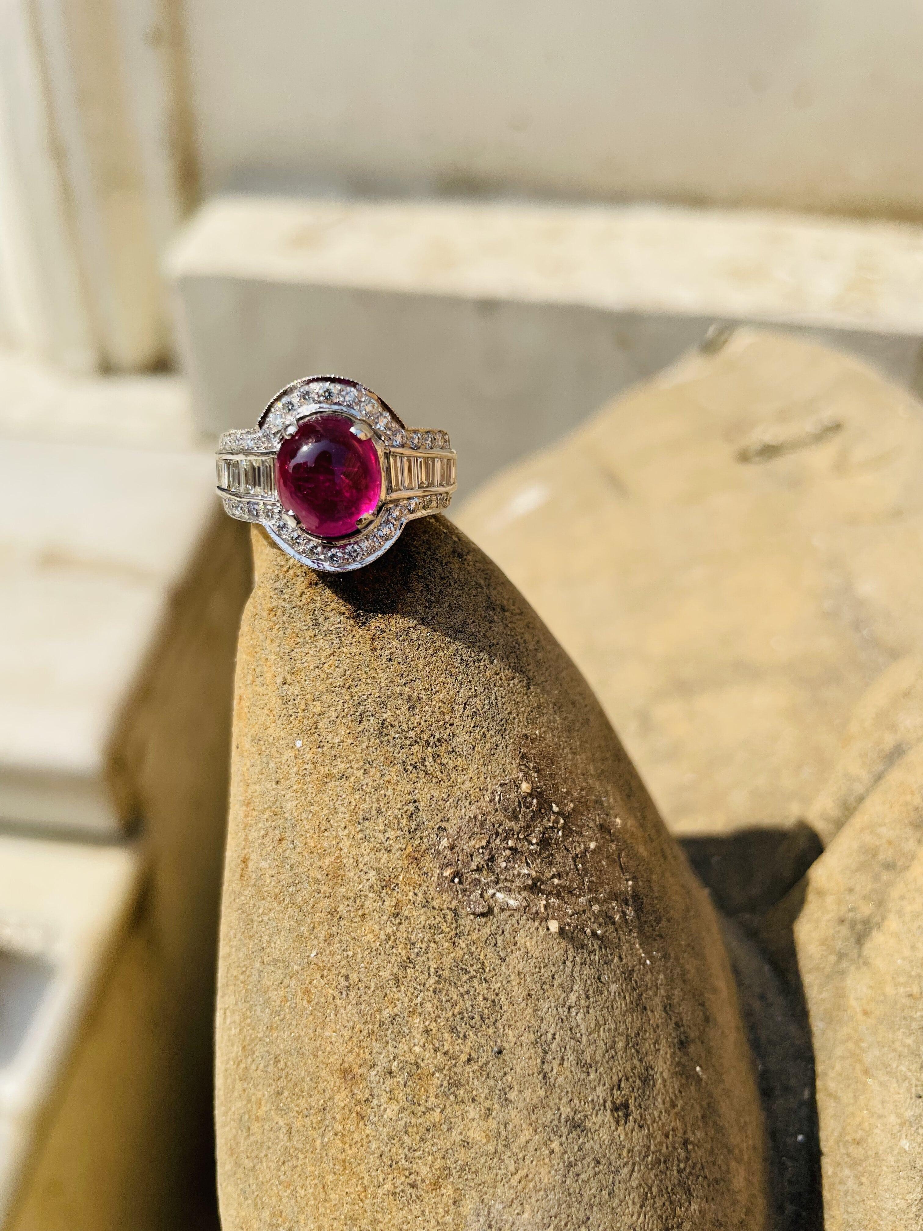 En vente :  Bague de mariage en or blanc massif 18 carats avec rubis et diamants 6