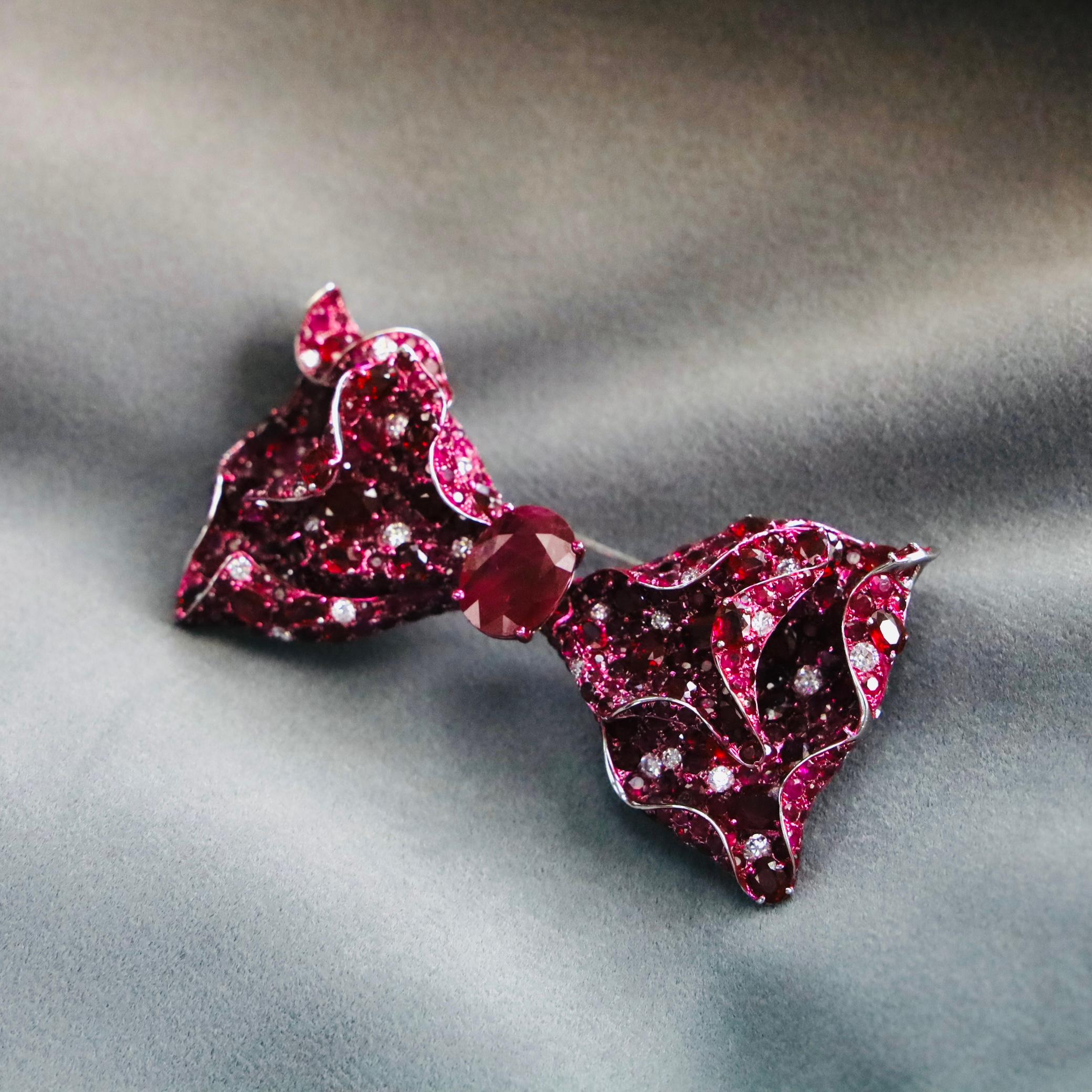 Women's or Men's 18K White Gold Ruby Bow Brooch with Diamonds For Sale