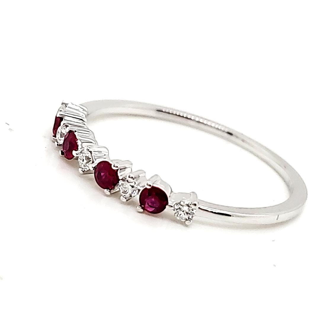 Contemporary 18k White Gold Ruby Cts 0.17 and Round Diamond Engagement Ring For Sale