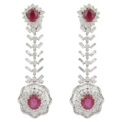 Boucles d'oreilles pendantes en or blanc massif 18kt avec motif floral 13.14 ct Rubis Diamant