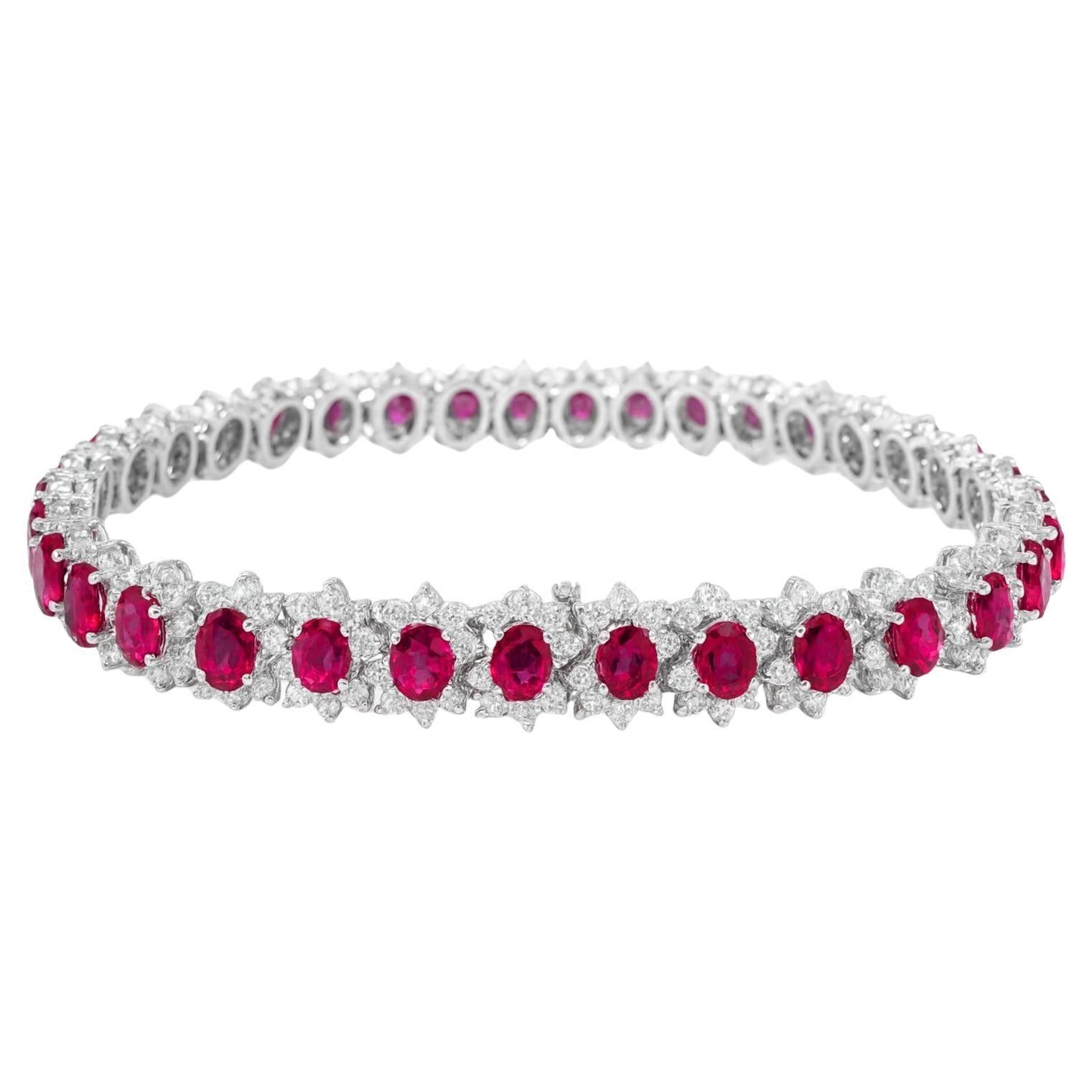 Bracciale Tennis in oro bianco 18K con rubini e diamanti a forma di fiori

Questo squisito bracciale tennis è realizzato in oro bianco 18 carati con un intramontabile motivo floreale 3D. Al centro si trova uno splendido rubino AAA di taglio ovale