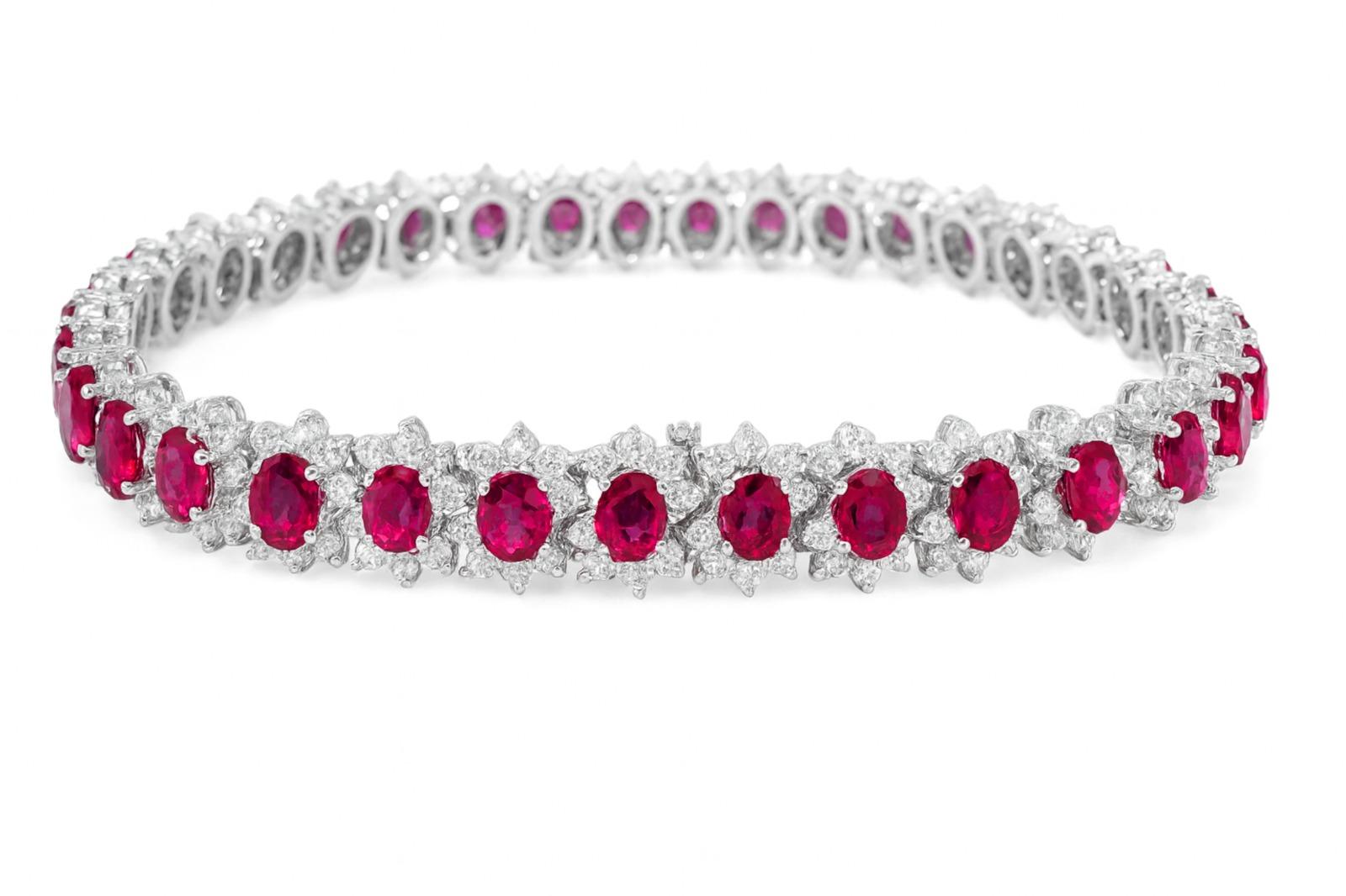 Taglio rotondo Bracciale Tennis in oro bianco 18K con rubini e diamanti a forma di fiori in vendita
