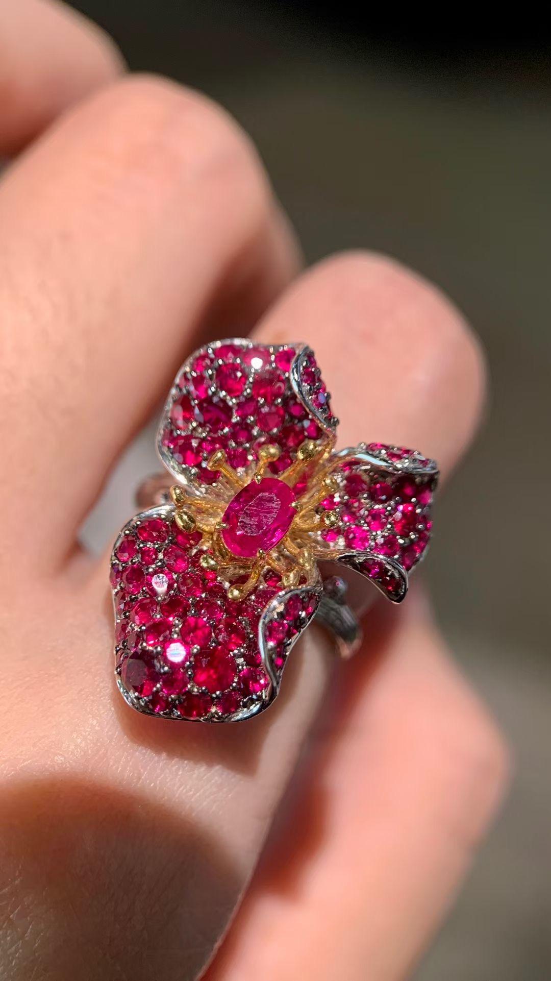 18K White Gold Ruby & Diamond Flower Ring For Sale 2
