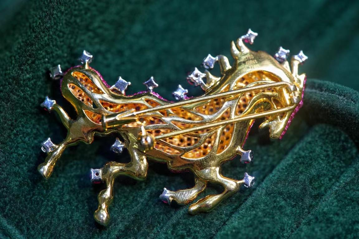 18K White Gold Ruby & Diamond Horse Brooch & Pendant For Sale 1