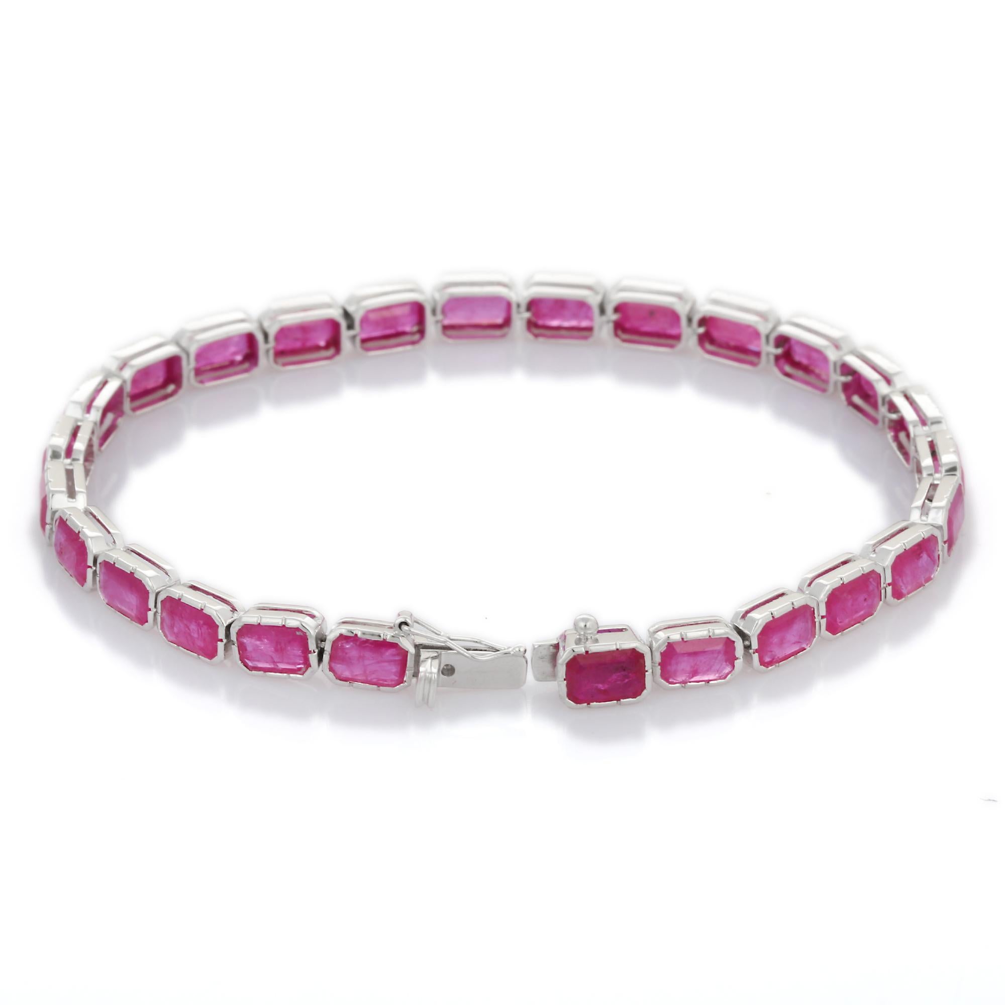 18K White Gold Ruby Octagon Tennis Bracelet In New Condition For Sale In Houston, TX