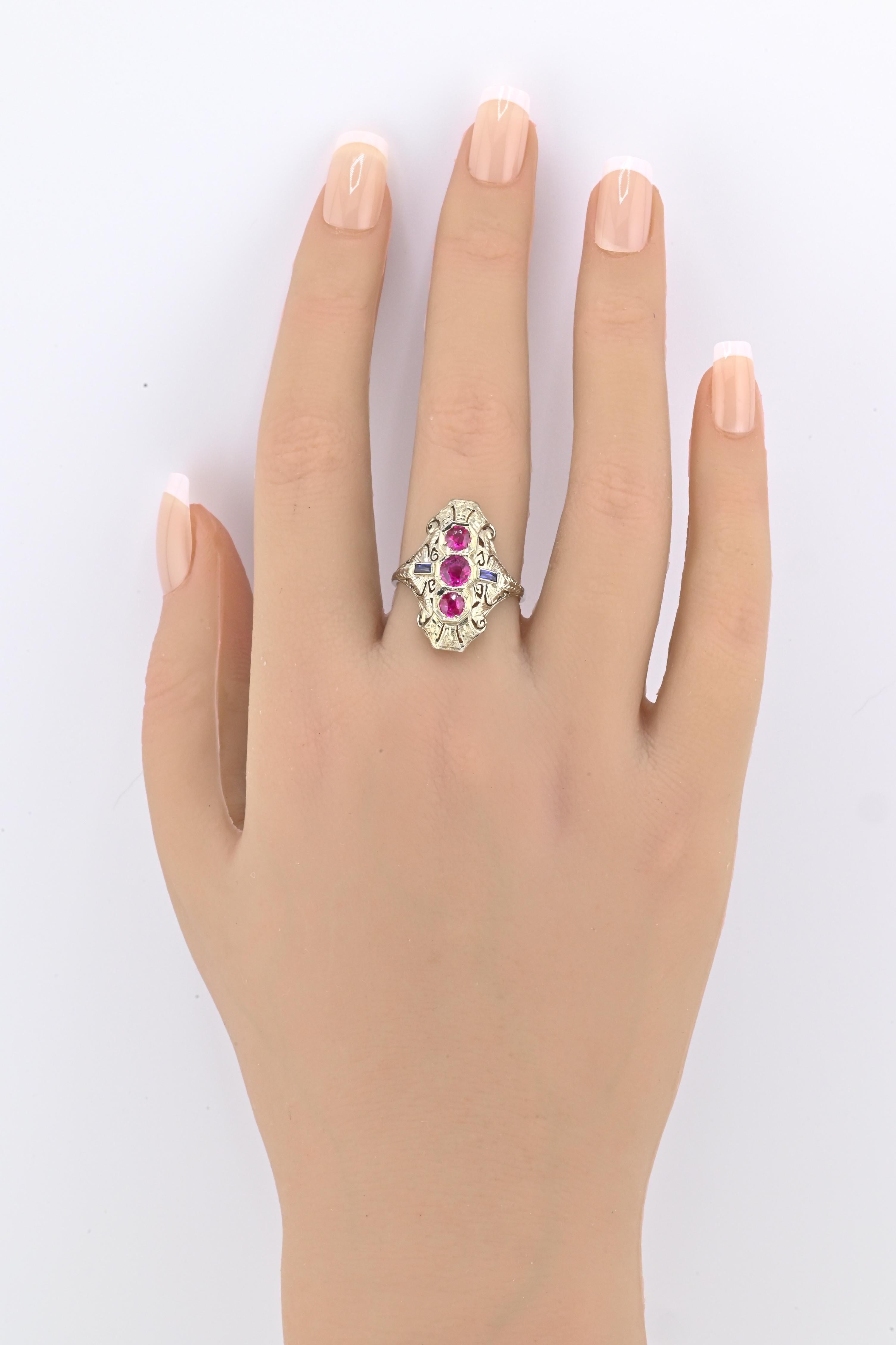 18K Weißgold Rubin & Saphir Ring Art Deco Zeitraum IGI zertifiziert Ring Größe 9,25 im Angebot 2