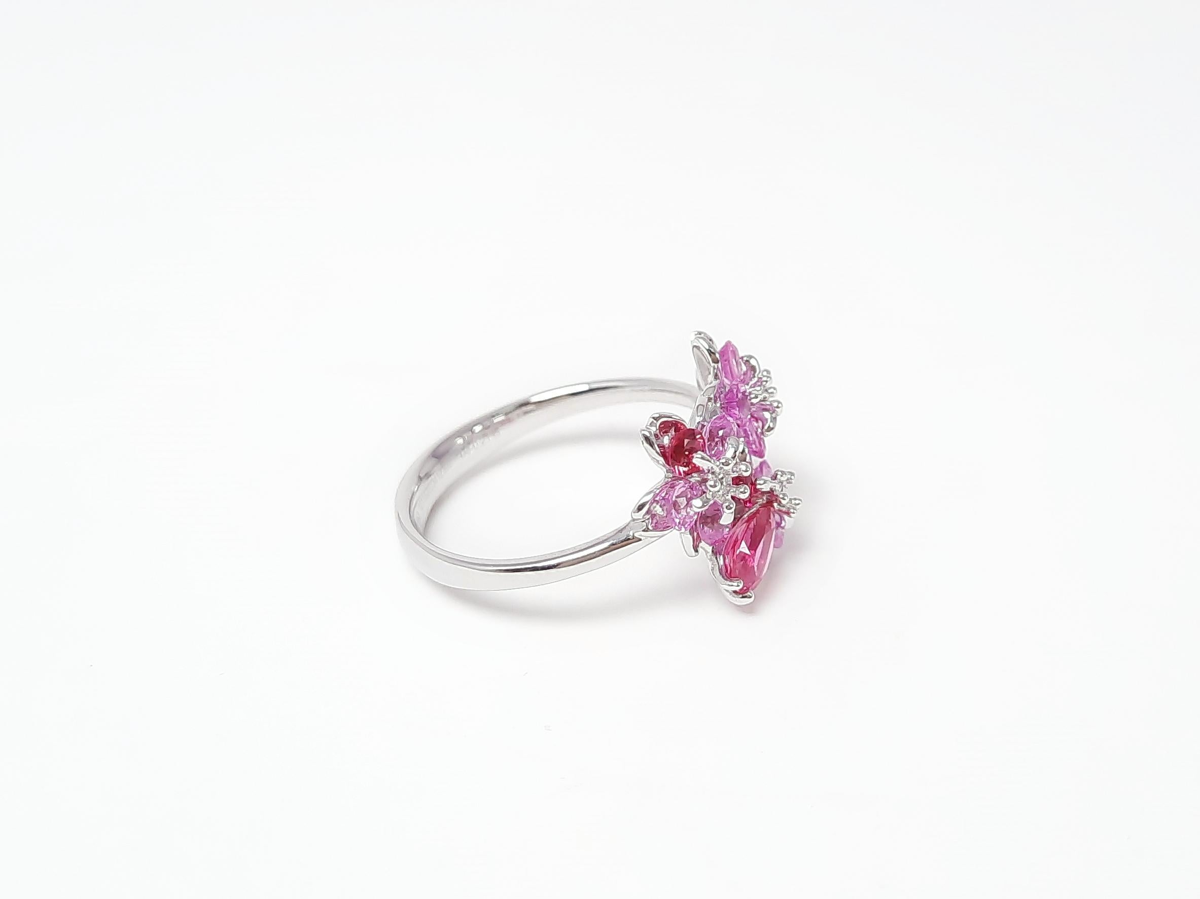 18K White Gold Sakura Floral  Spinel Sapphire Ring In New Condition For Sale In Hong Kong, HK