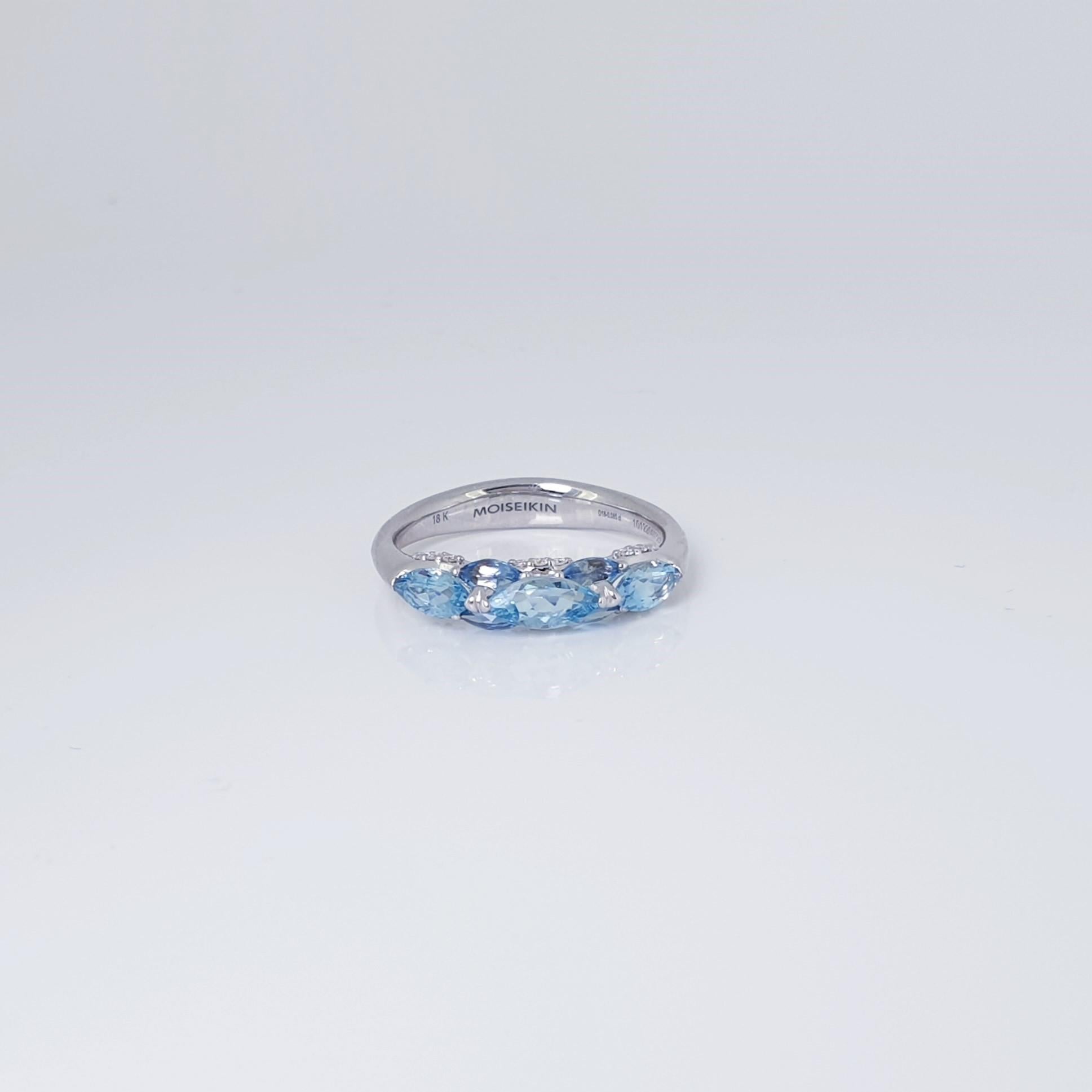 Der exquisite, elegante Ring aus der Harmony of Water Collection'S von MOISEIKIN ist aus Santa Maria Aquamarinen und schimmernden Diamanten gefertigt.
Die leichte Harmonie von Aquamarinen in traditionellen und einzigartigen Umkehrfassungen erzeugt