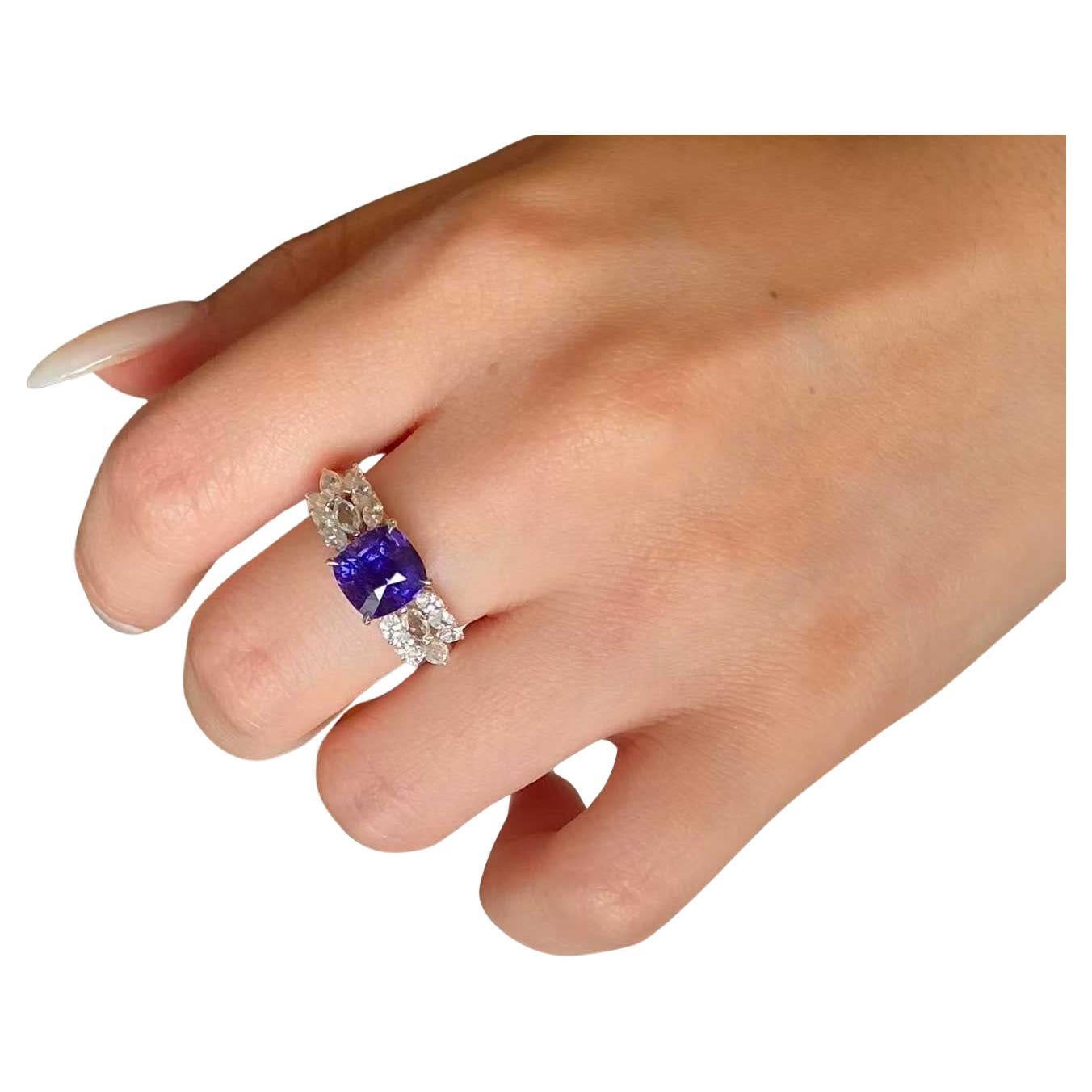 Bague en or blanc 18k saphir 3ct et diamants blancs 0.70ct