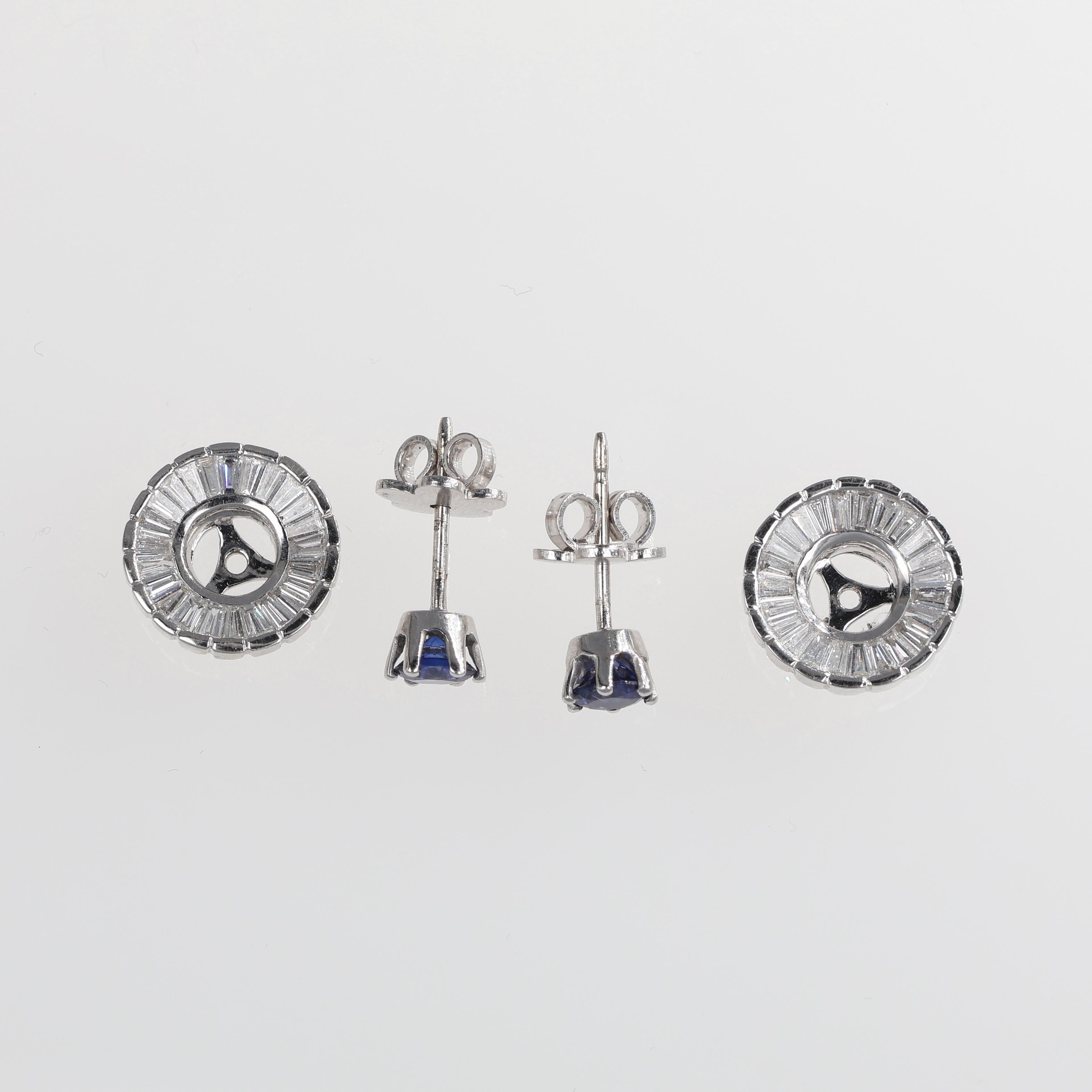 18K White Gold Sapphire and Baguette Diamond Stud Earrings In New Condition For Sale In Bergamo, BG