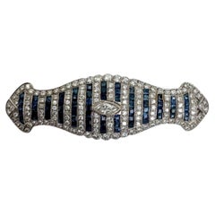 Pendentif broche en or blanc 18 carats, saphir et diamants avec centre taillé en marquise