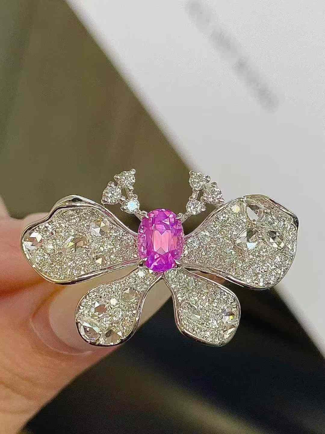 Anello a farfalla con zaffiro e diamante in oro bianco 18 carati in vendita 3