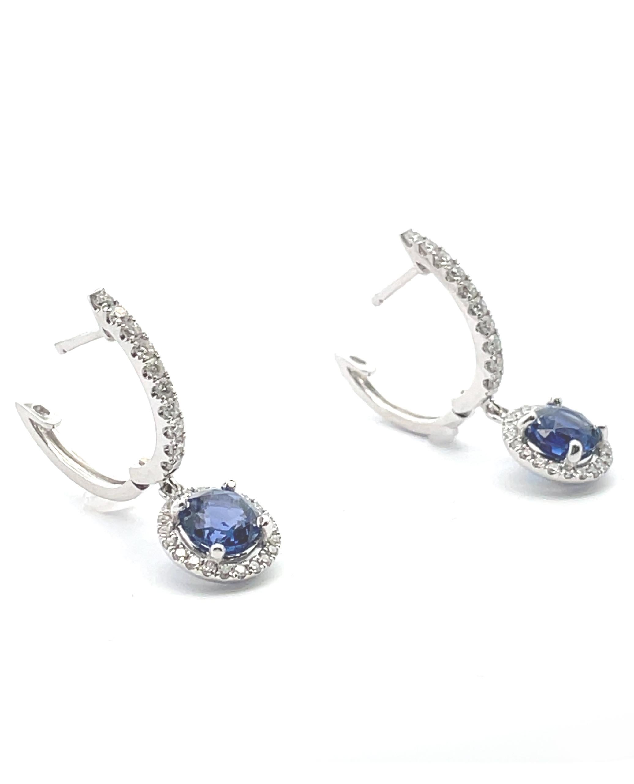 18K White Gold Sapphire and Diamond Drop Halo Earrings In New Condition For Sale In Old Tappan, NJ