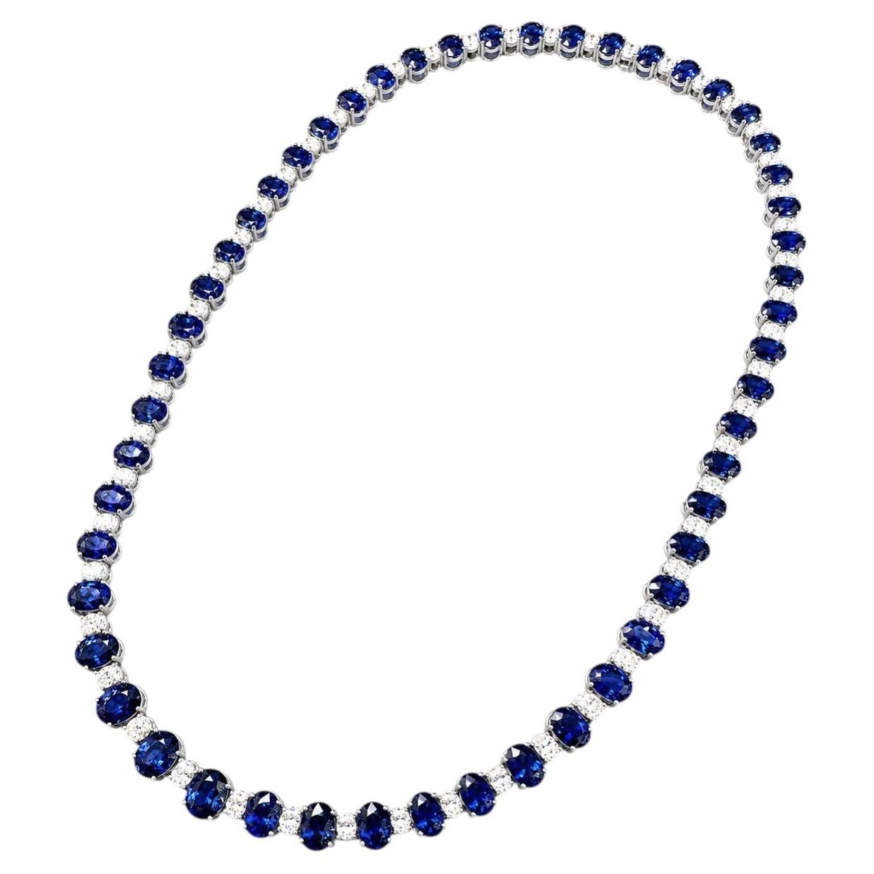 Collana in oro bianco 18 carati con zaffiri e diamanti