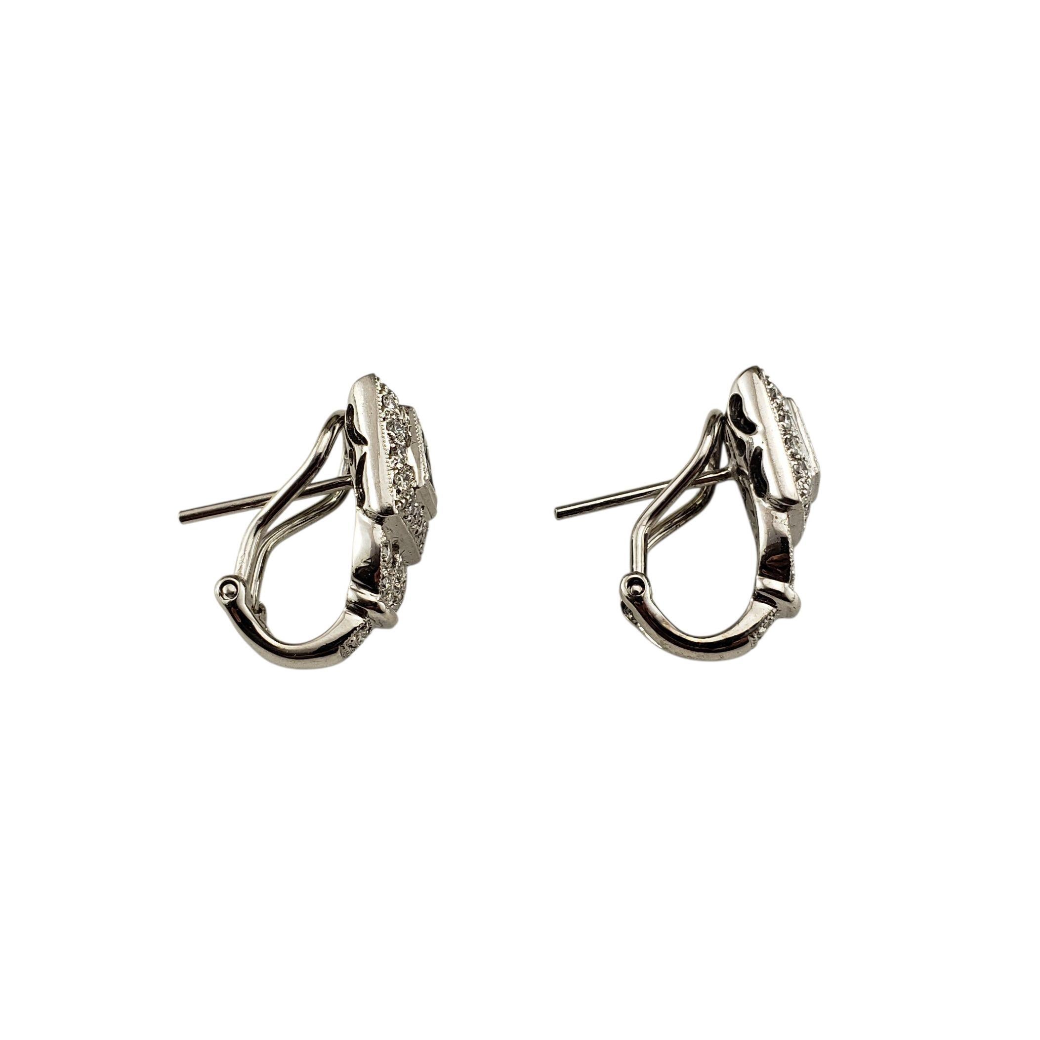Taille carrée Boucles d'oreilles en or blanc 18K avec saphir et diamant #23317 en vente