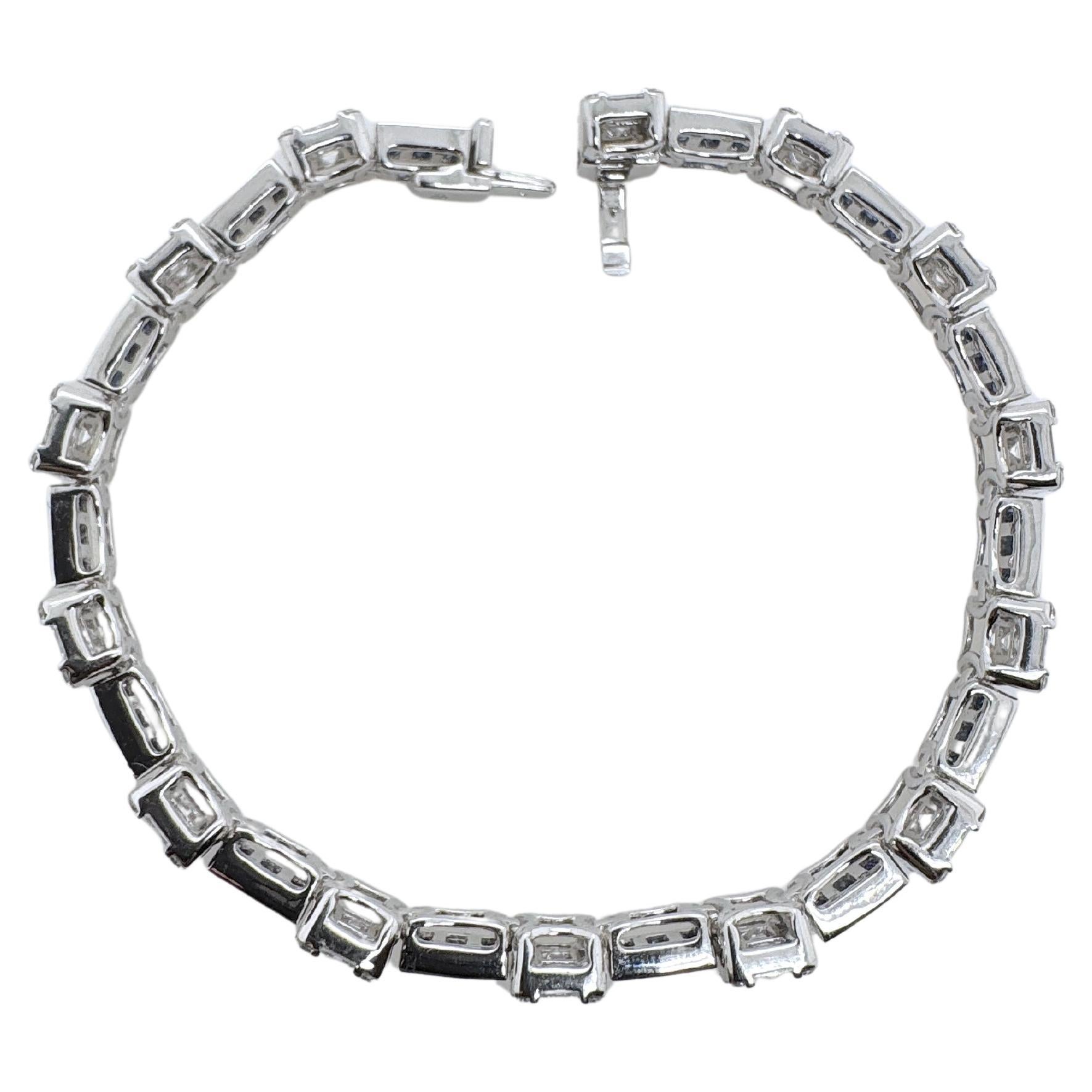 Baguette Cut 18k White Gold Sapphire and Diamond Tennis Bracelet For Sale
