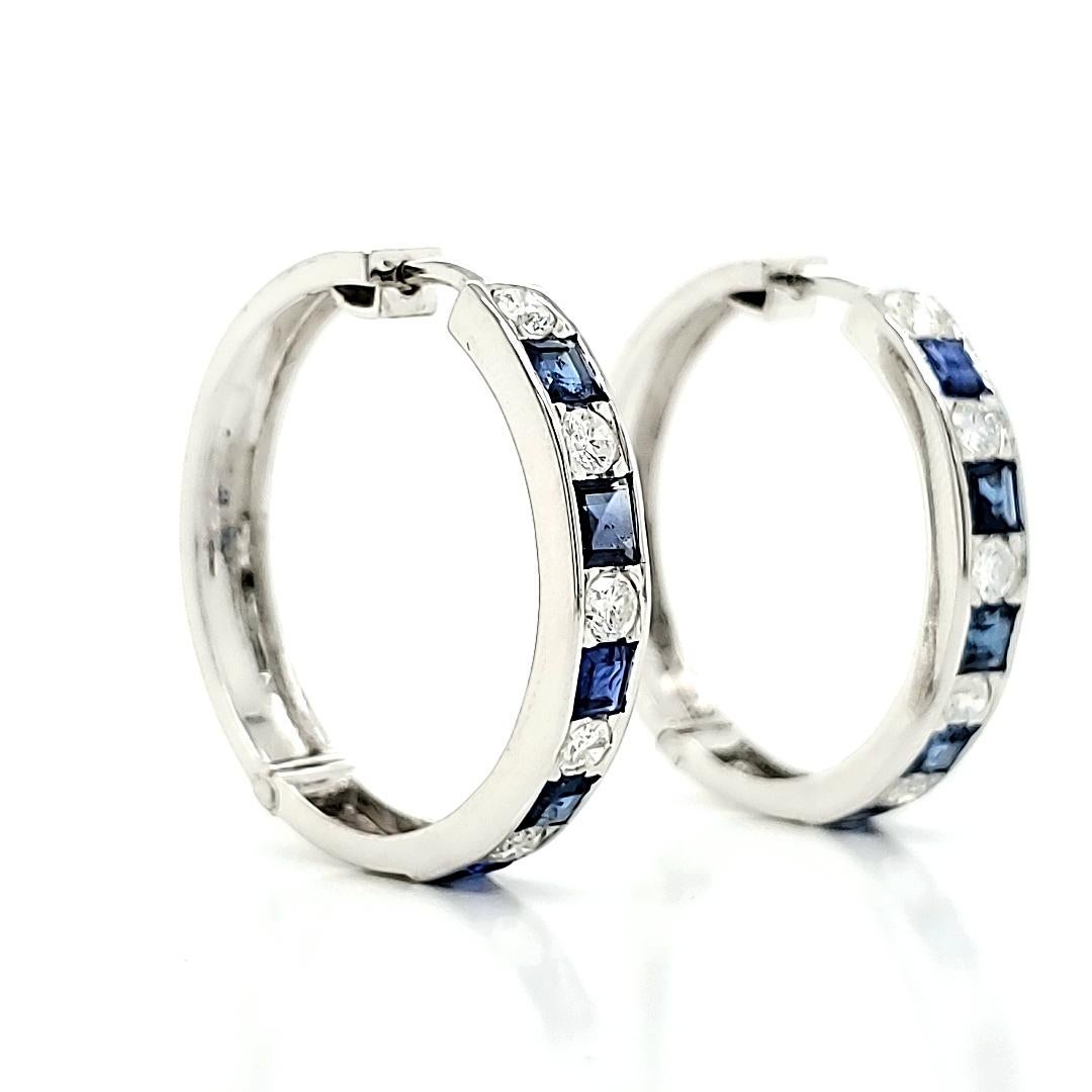 Contemporary 18k White Gold Sapphire and Round Diamond Cts 1.22 Earrings For Sale