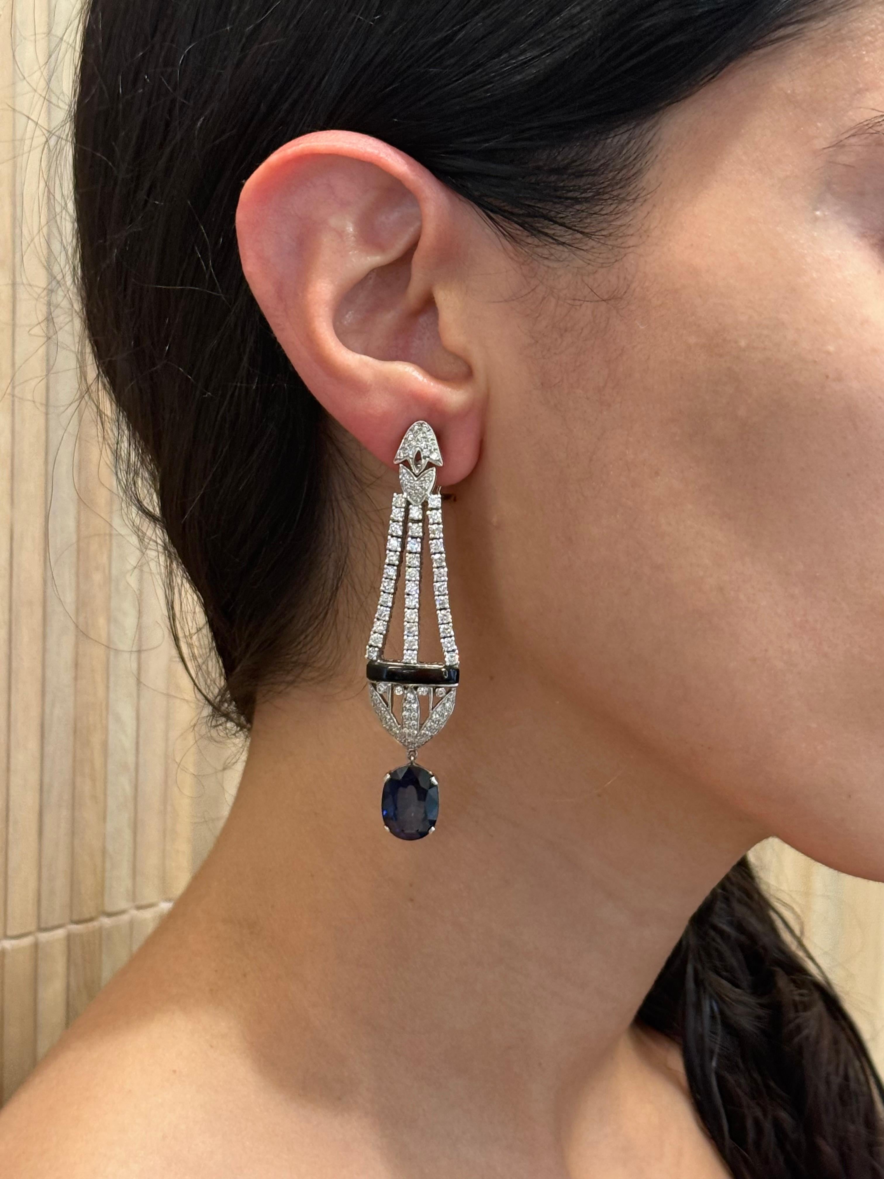 Orecchini a goccia in oro bianco 18K con zaffiro, diamante e onice in vendita 1
